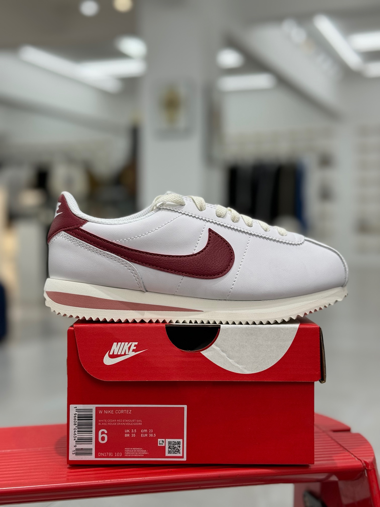 
Classic Cortez Leather 阿甘复古初代皮革慢跑鞋 白红 DN1791-103
35