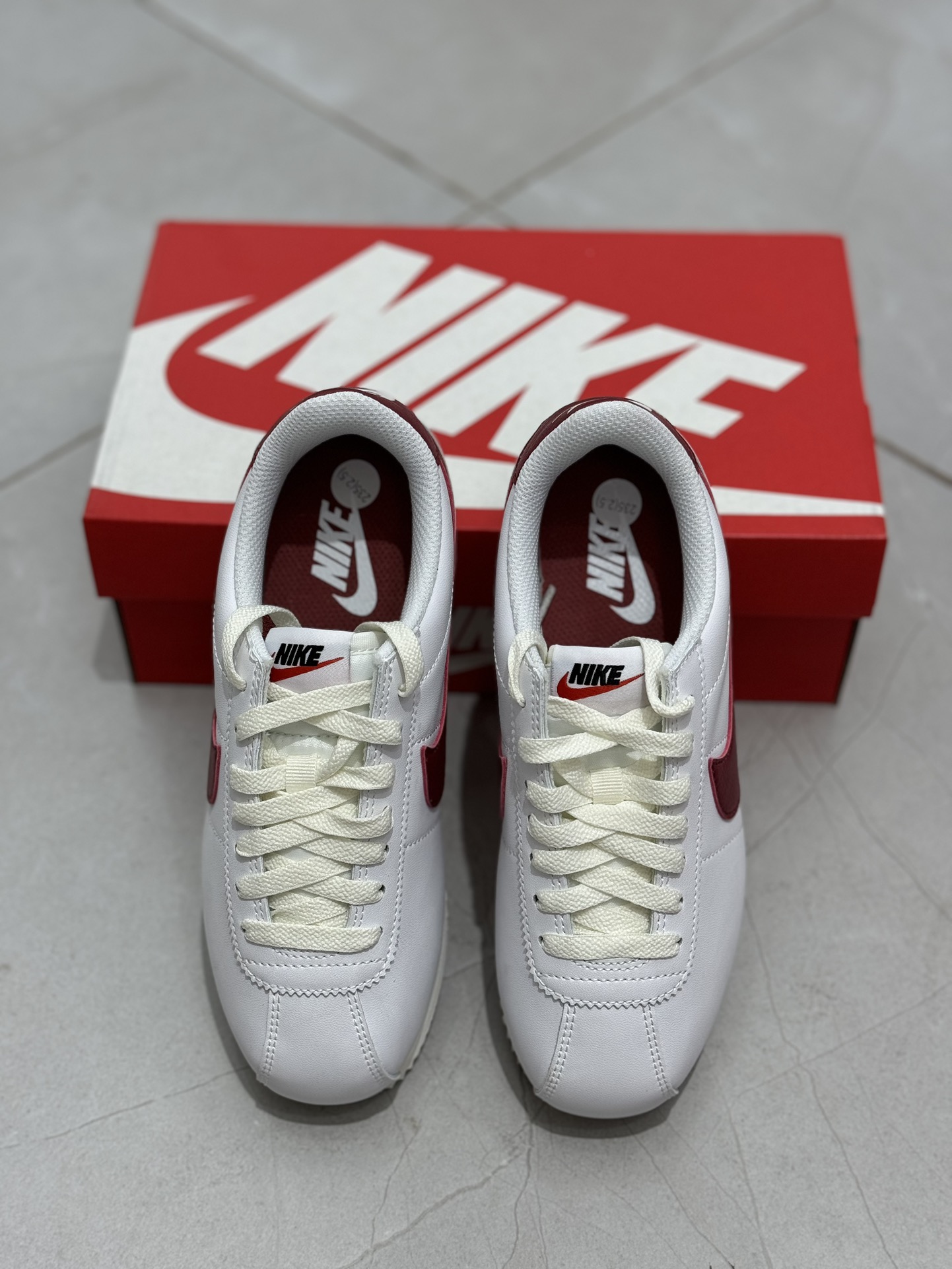 
Classic Cortez Leather 阿甘复古初代皮革慢跑鞋 白红 DN1791-103
35