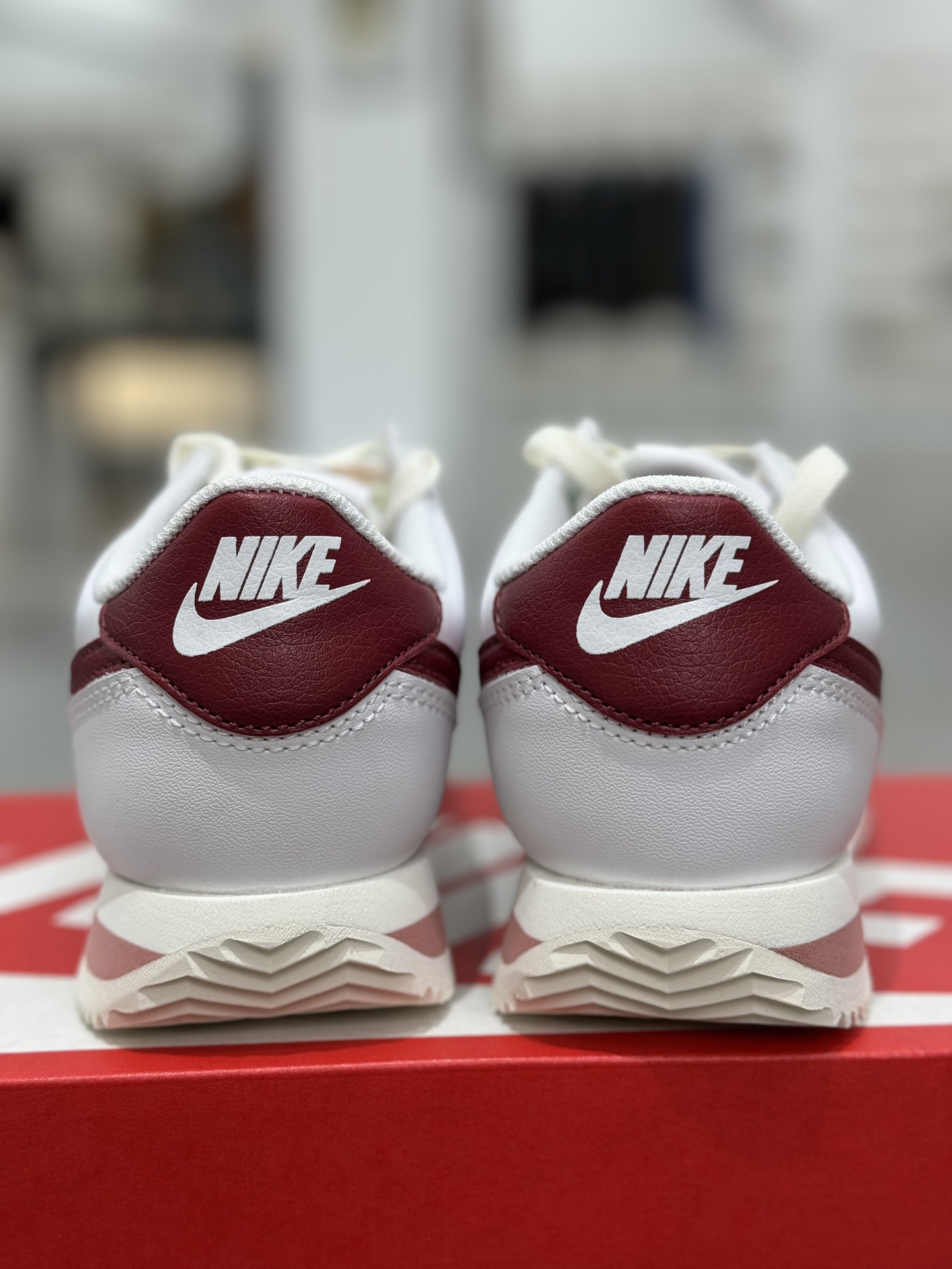 
Classic Cortez Leather 阿甘复古初代皮革慢跑鞋 白红 DN1791-103
35