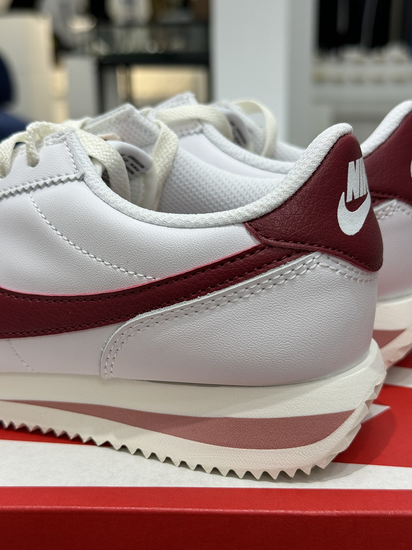 
Classic Cortez Leather 阿甘复古初代皮革慢跑鞋 白红 DN1791-103
35