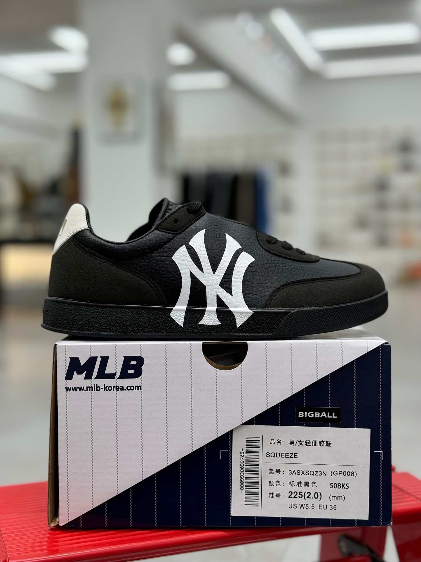 MLBSqueeze德训T字鞋黑色代工厂背景市面最强品质！区别市面真标品质甩一条街！平台订单高清洁度免检