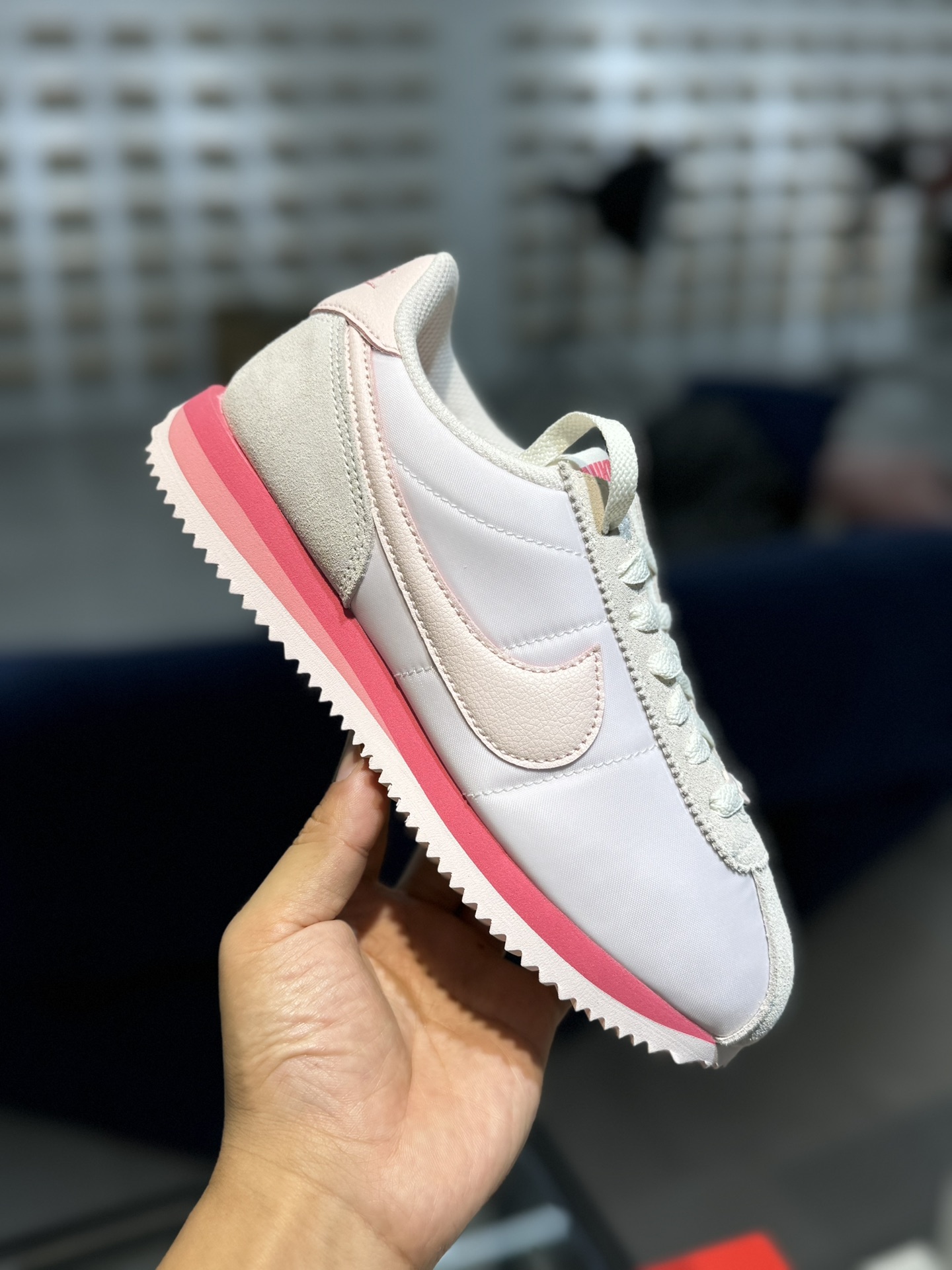 
Classic Cortez Leather 阿甘复古初代皮革慢跑鞋 米白粉 HF6410-666
3