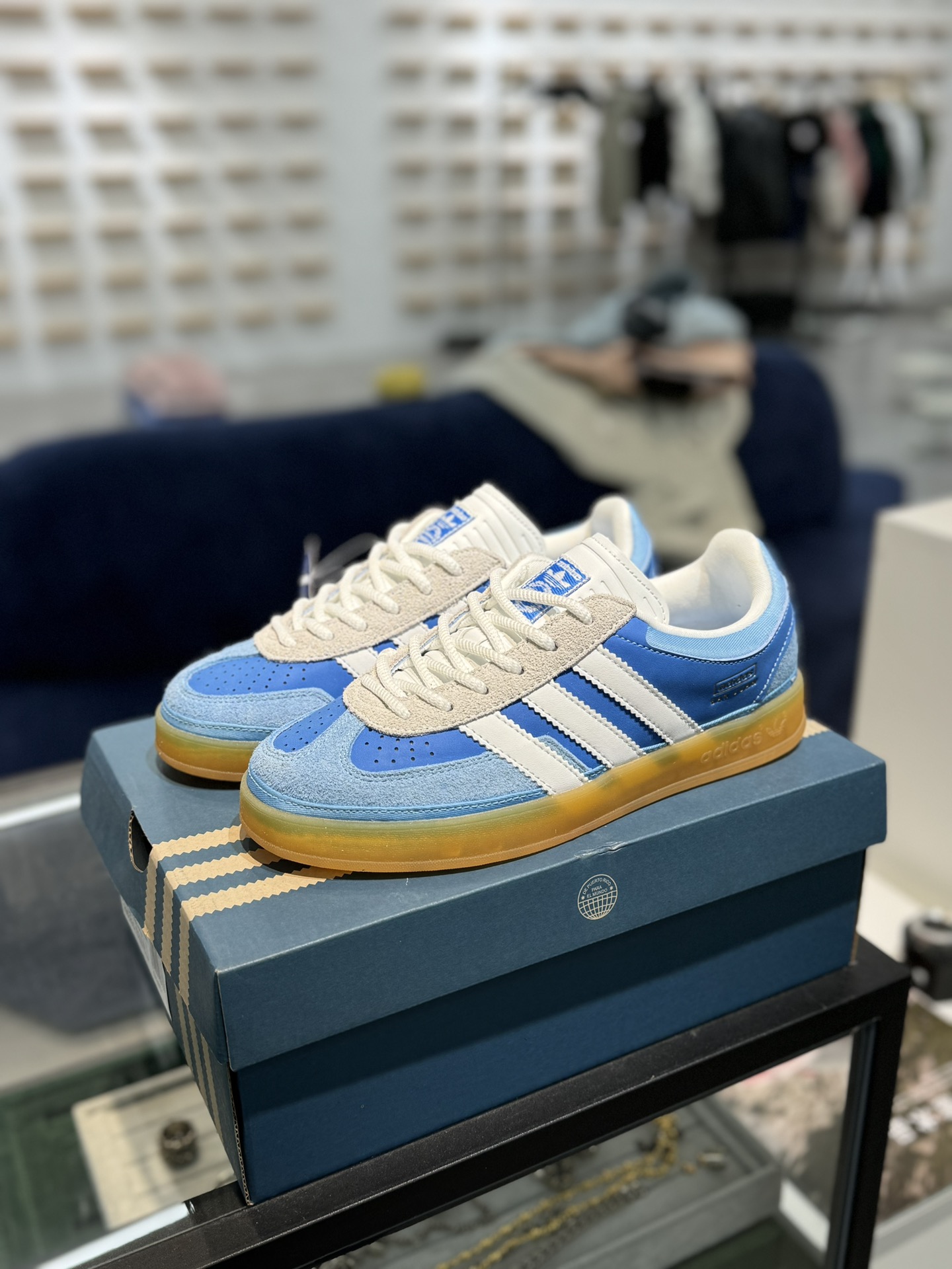 BadBunnyxxadidasoriginalsGAZELLEindoor板鞋联名T字德训鞋蓝白灰生胶