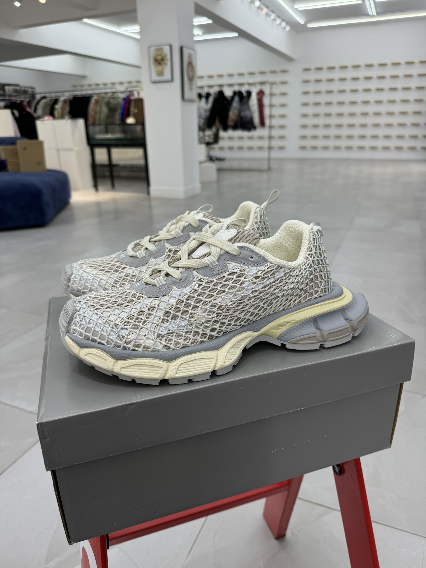 巴黎世家3XL香槟网格钻石款！蛛网️覆盖包裹！尺码35-46全码出货️偏大一个尺码！
