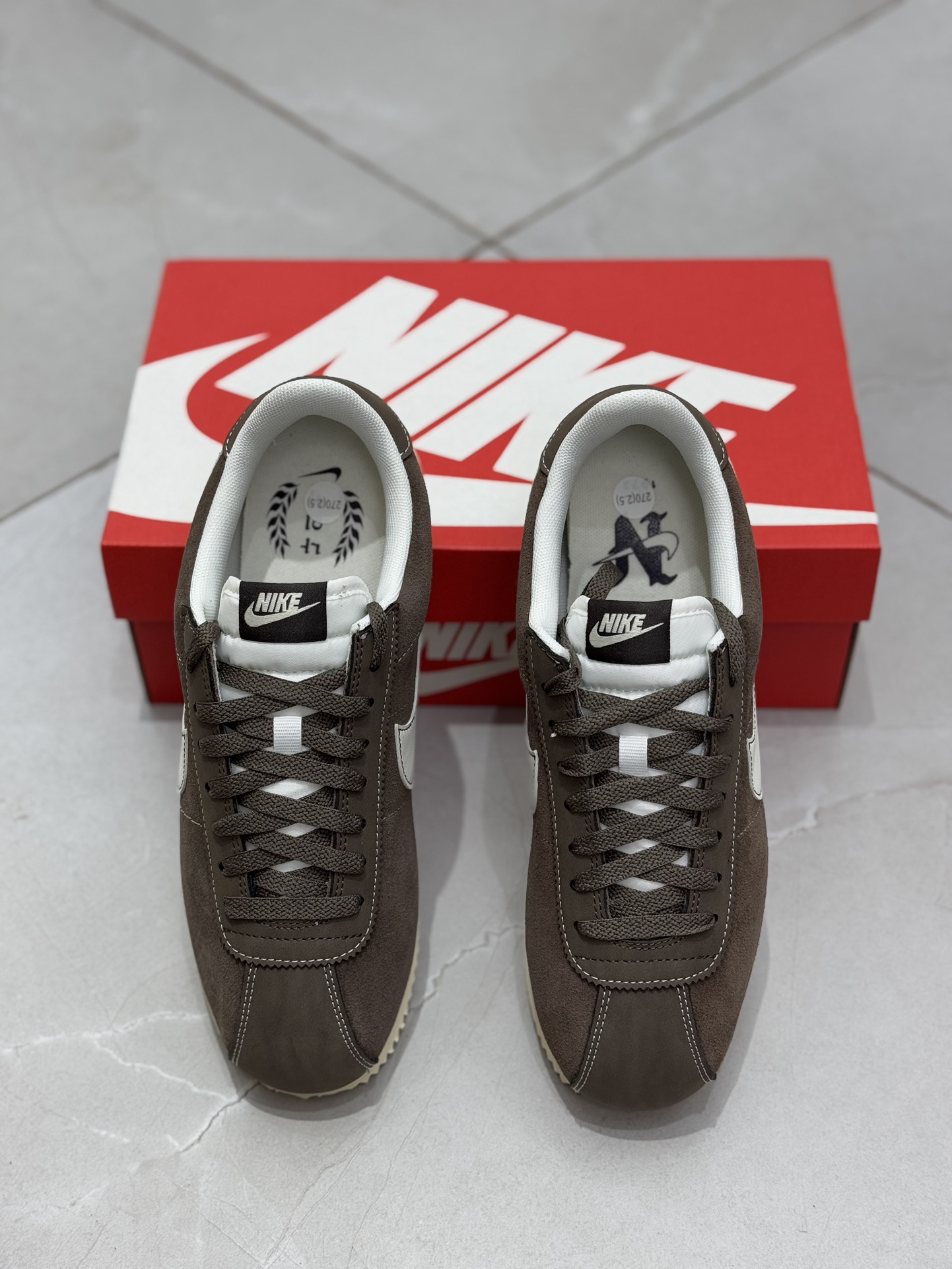 
Classic Cortez Leather 阿甘复古初代皮革慢跑鞋 麂皮棕白 FQ8144-237 