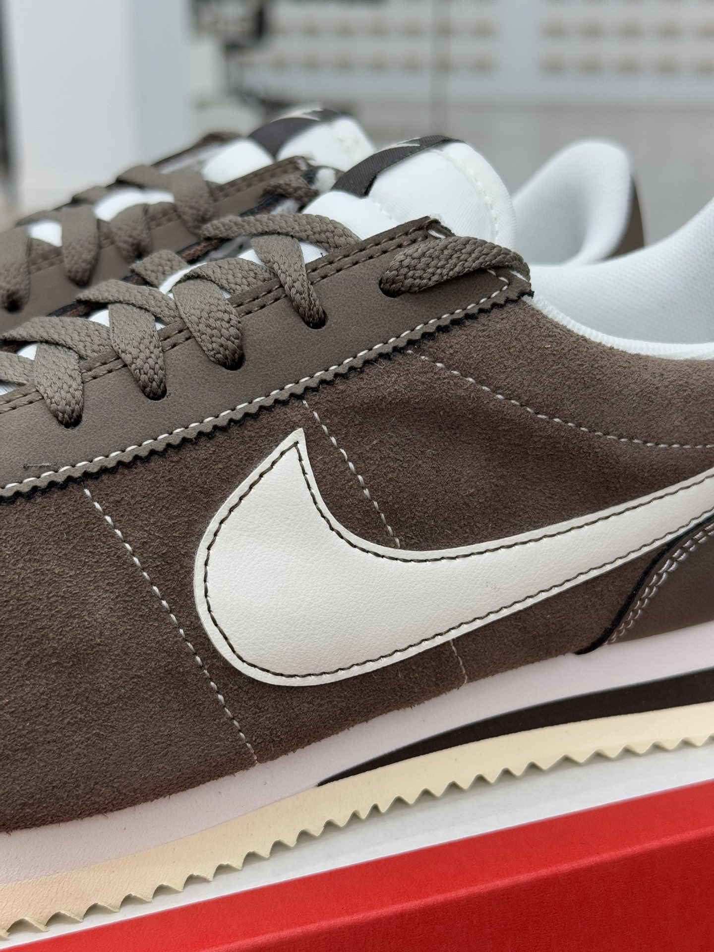 
Classic Cortez Leather 阿甘复古初代皮革慢跑鞋 麂皮棕白 FQ8144-237 