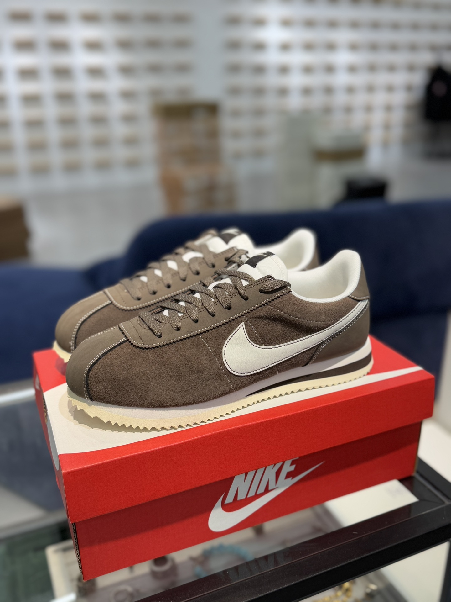 
Classic Cortez Leather 阿甘复古初代皮革慢跑鞋 麂皮棕白 FQ8144-237 