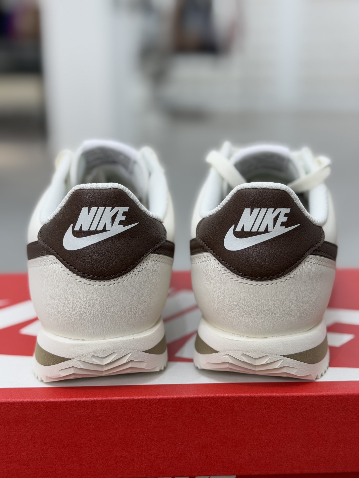 
Classic Cortez Leather 阿甘复古初代皮革慢跑鞋 白棕 DN1791-104
35