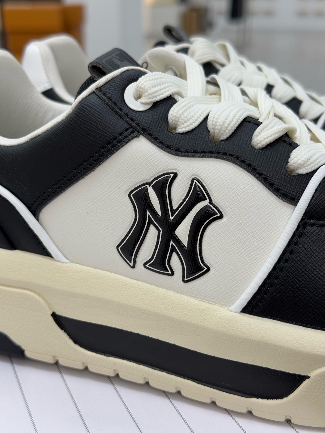  
MLB Chunky Liner 学长鞋 增高厚底板鞋 黑白熊猫
代工厂背景，最强出品区分市面真标！