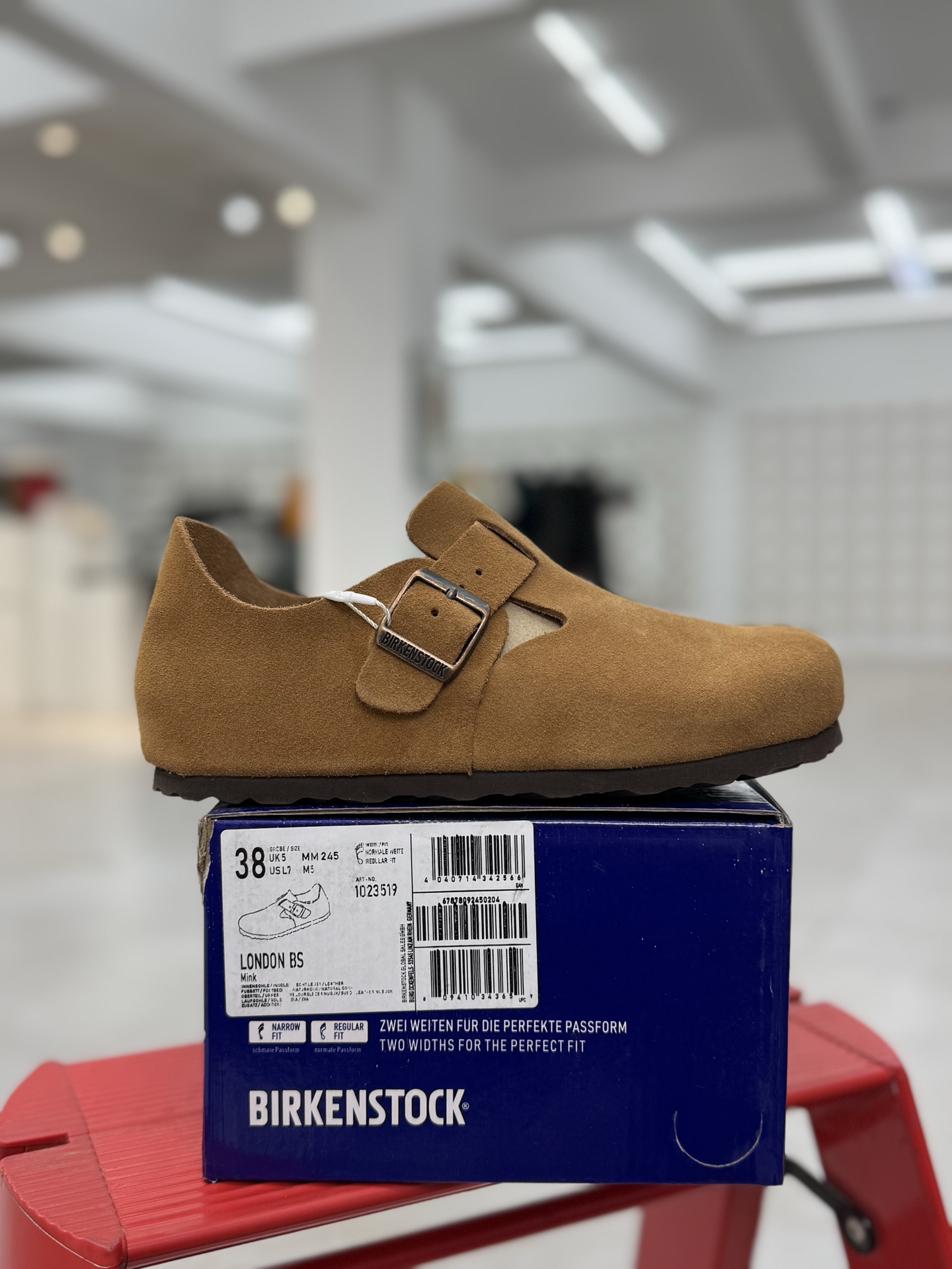  
勃肯birkenstock 全包款 Mink栗色
强势重新回溯，颜色色卡精选主力输出！
【优质牛皮翻