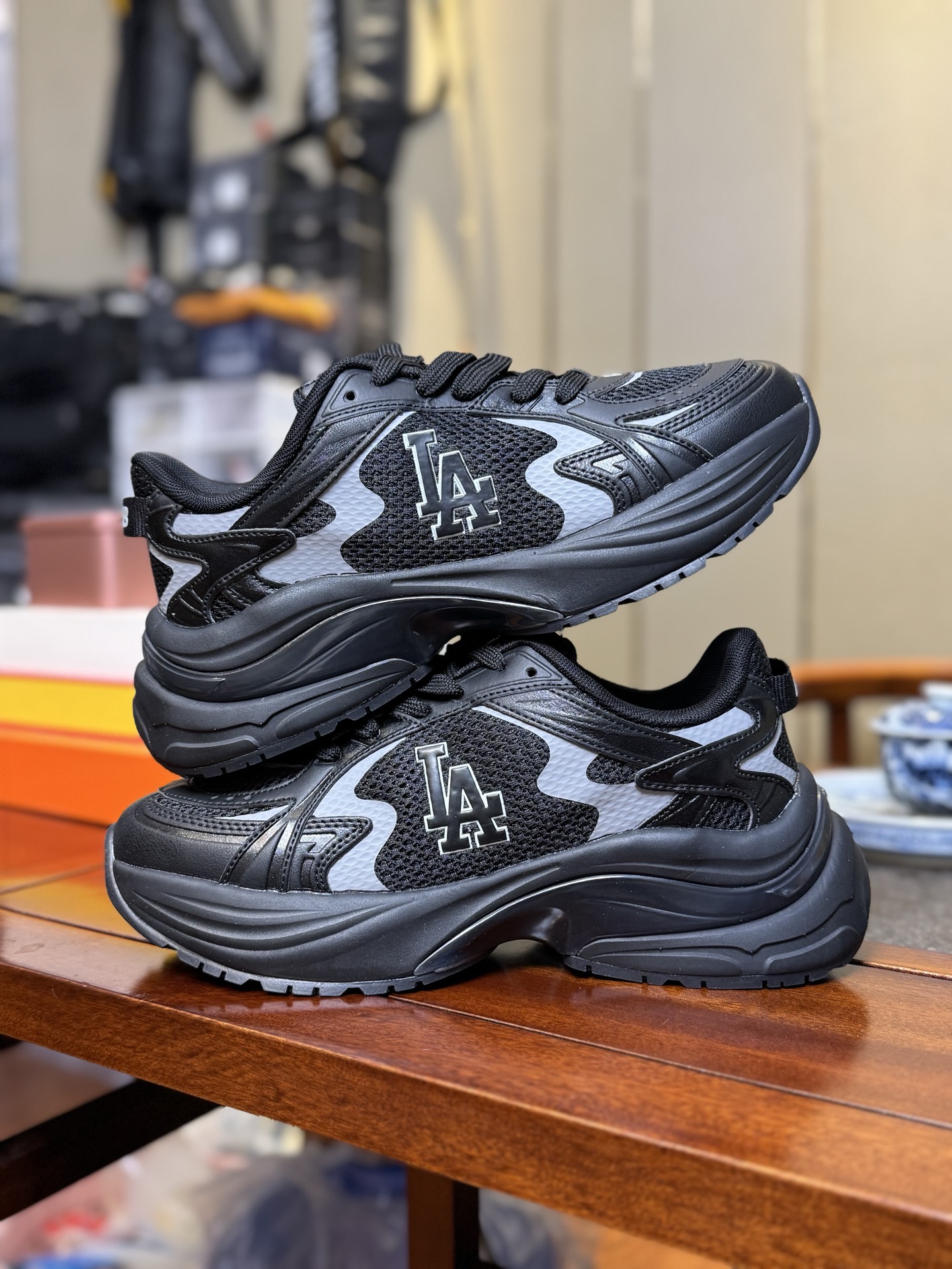 
MLB Curve Runner 跑步鞋 黑色
代工厂出品平台订单，市面最最顶级品质没有之一‼️
高清
