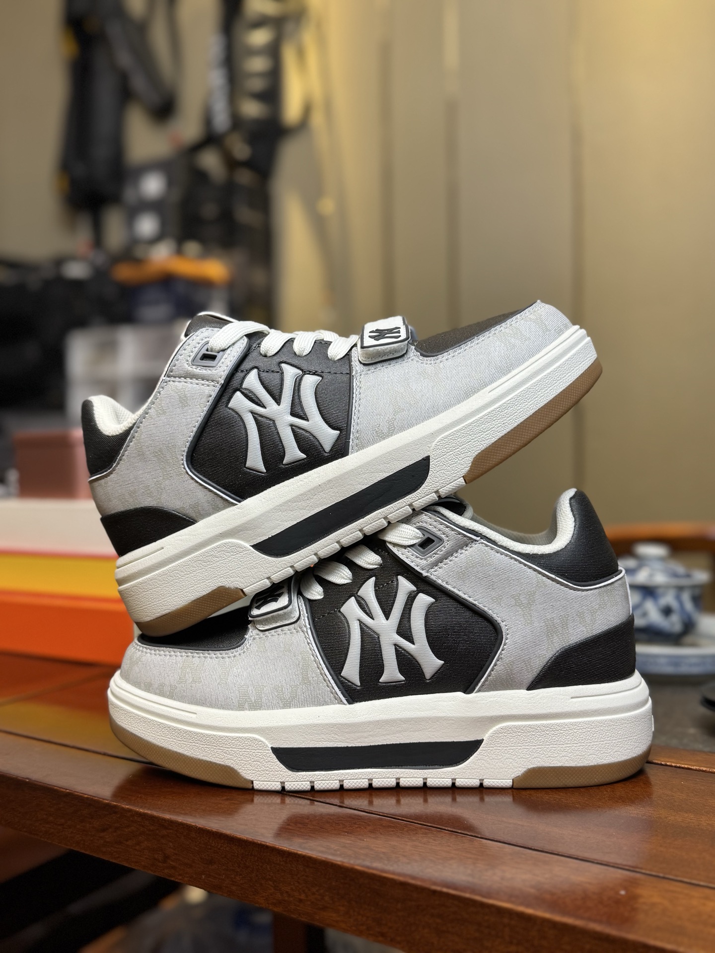 [MLB Series]MLBChunkyLinerBasicMID mid-top velcro gray and white height-increa