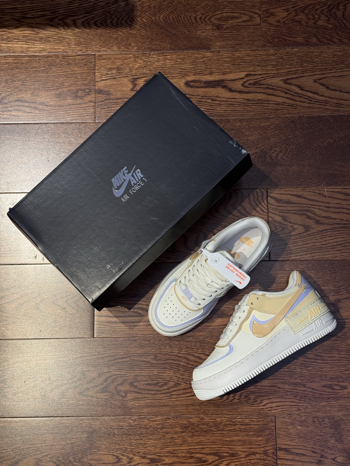  
空军！马卡龙系列第50色：白粉色
Nike AIR Force 1 Shadow 空军一号
百分百每