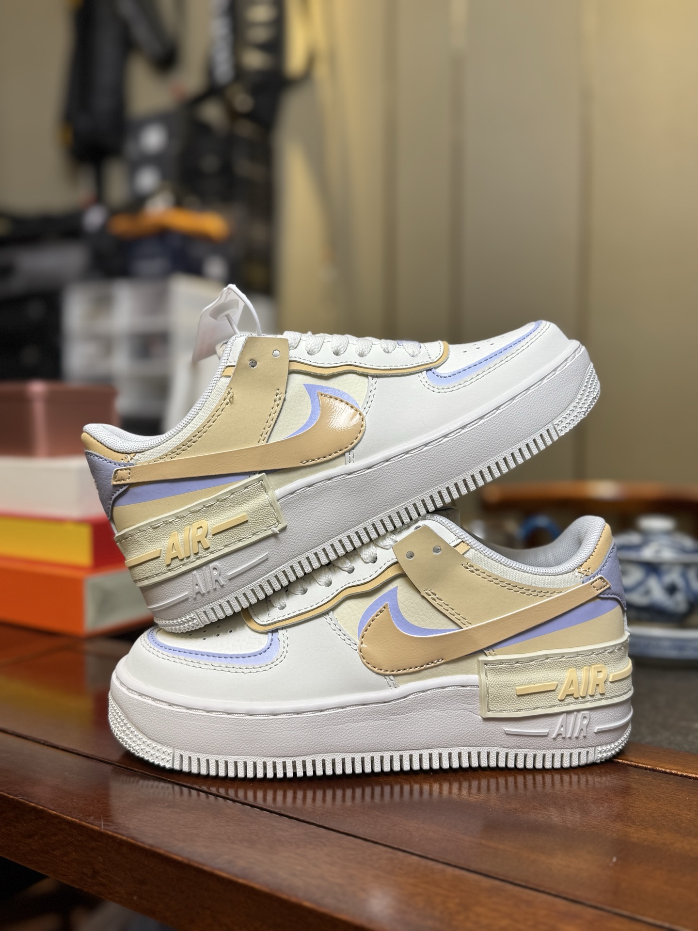  
空军！马卡龙系列第50色：白粉色
Nike AIR Force 1 Shadow 空军一号
百分百每