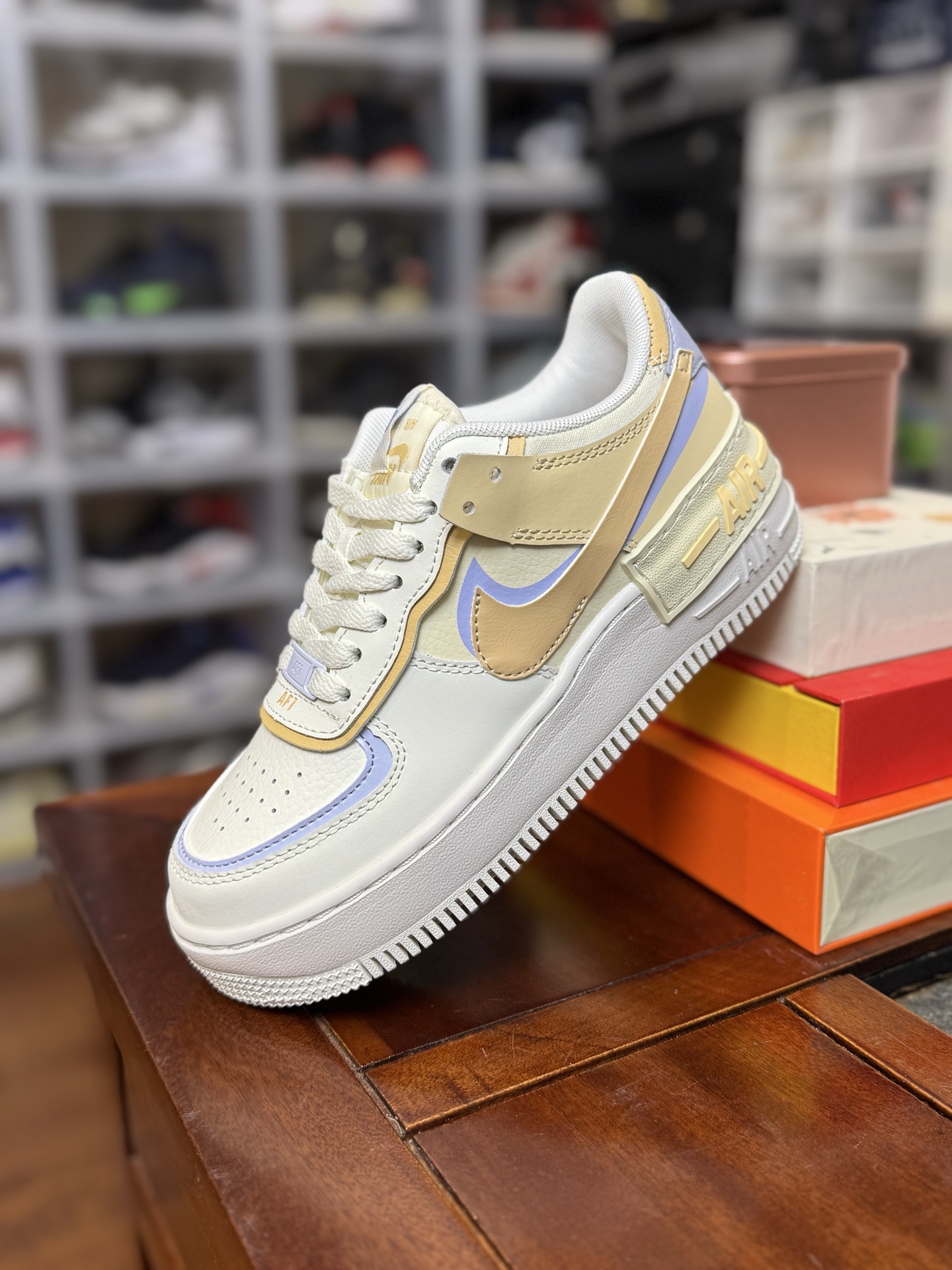  
空军！马卡龙系列第50色：白粉色
Nike AIR Force 1 Shadow 空军一号
百分百每