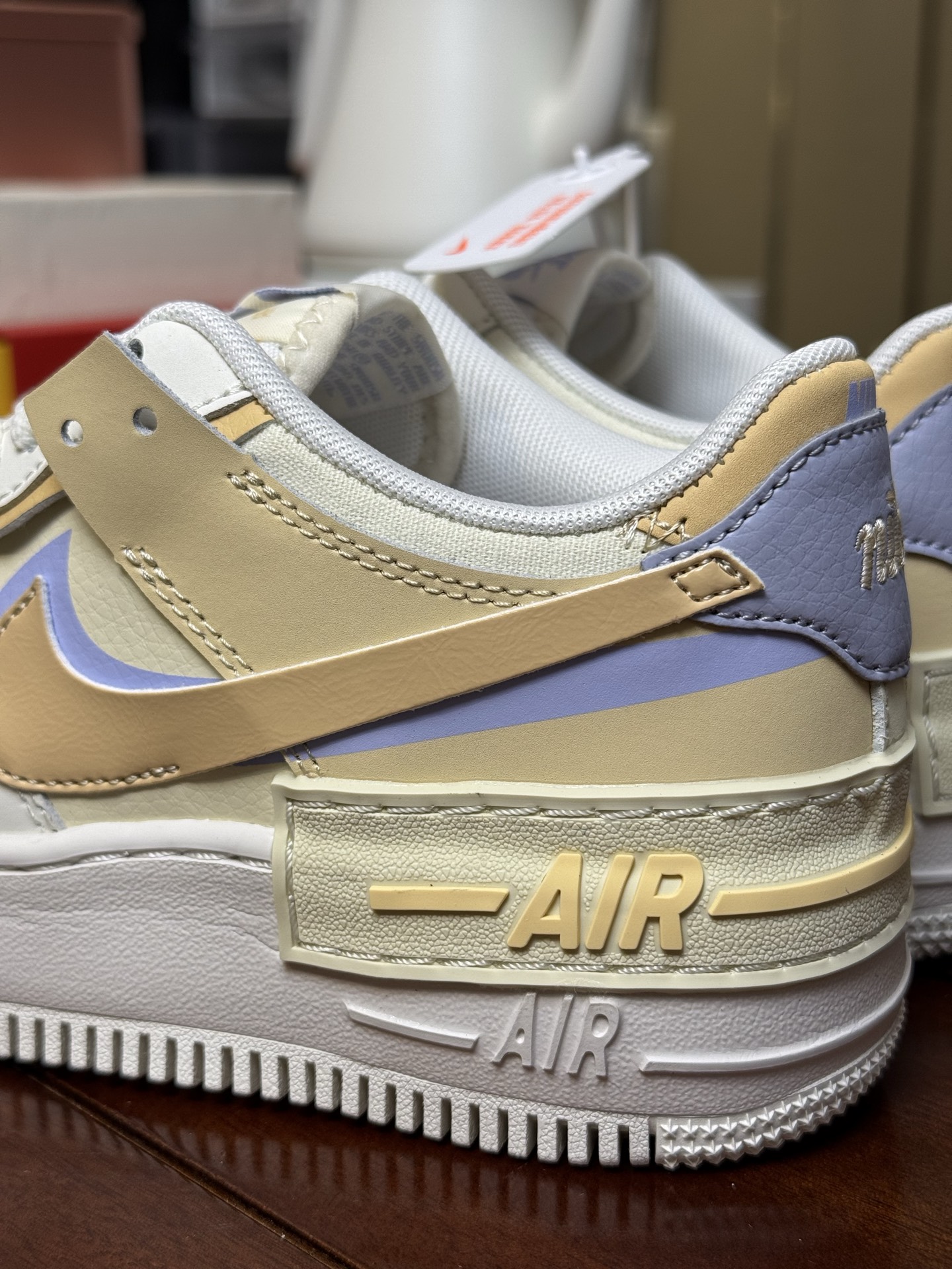  
空军！马卡龙系列第50色：白粉色
Nike AIR Force 1 Shadow 空军一号
百分百每