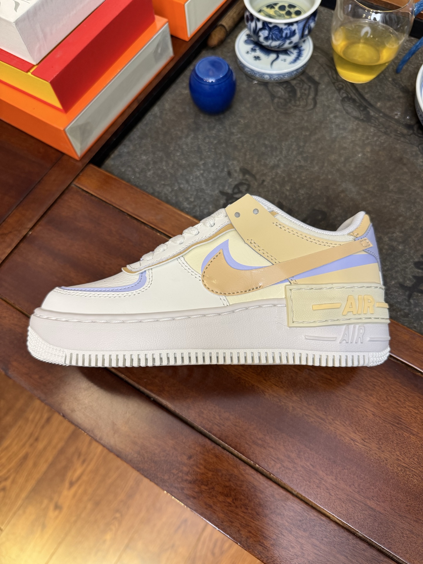  
空军！马卡龙系列第50色：白粉色
Nike AIR Force 1 Shadow 空军一号
百分百每