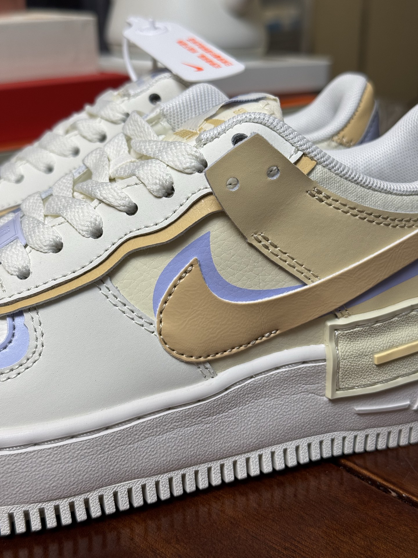  
空军！马卡龙系列第50色：白粉色
Nike AIR Force 1 Shadow 空军一号
百分百每