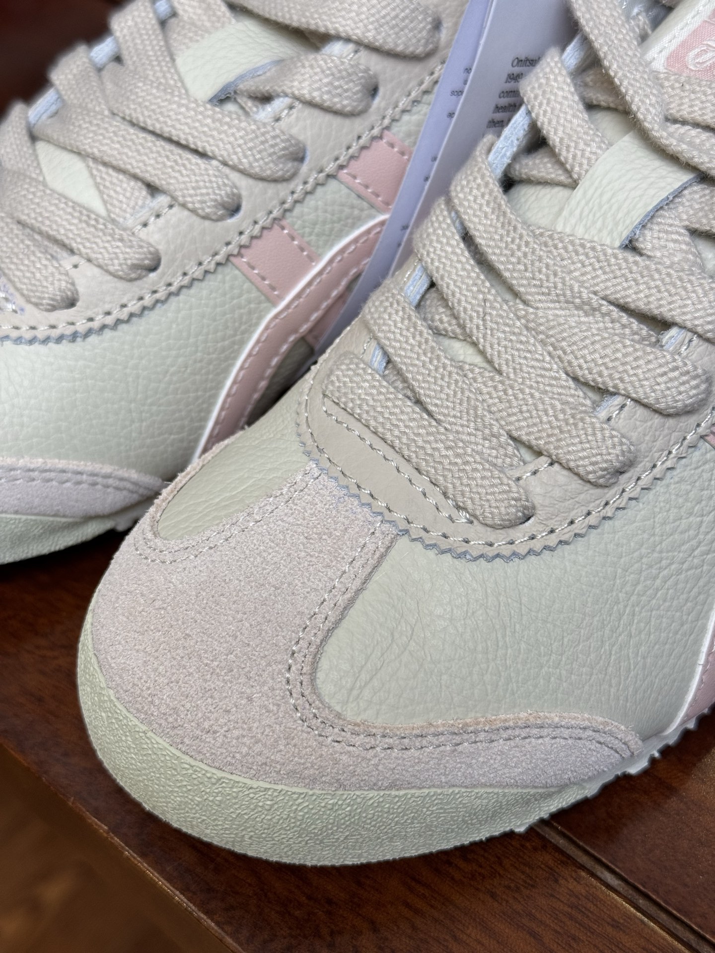 
PK版出货！顶级头层，最强品质！
鬼冢虎 皮革面米白粉
ASICS Tiger  Mexico 66 