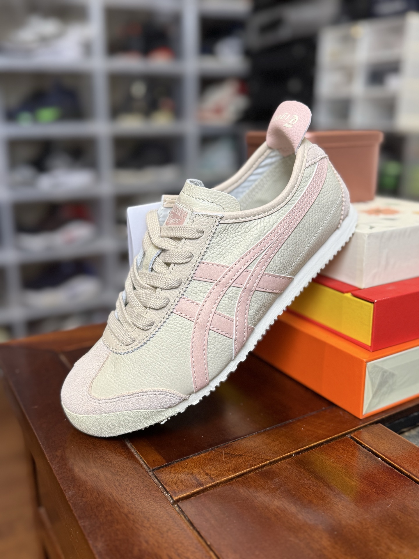 
PK版出货！顶级头层，最强品质！
鬼冢虎 皮革面米白粉
ASICS Tiger  Mexico 66 