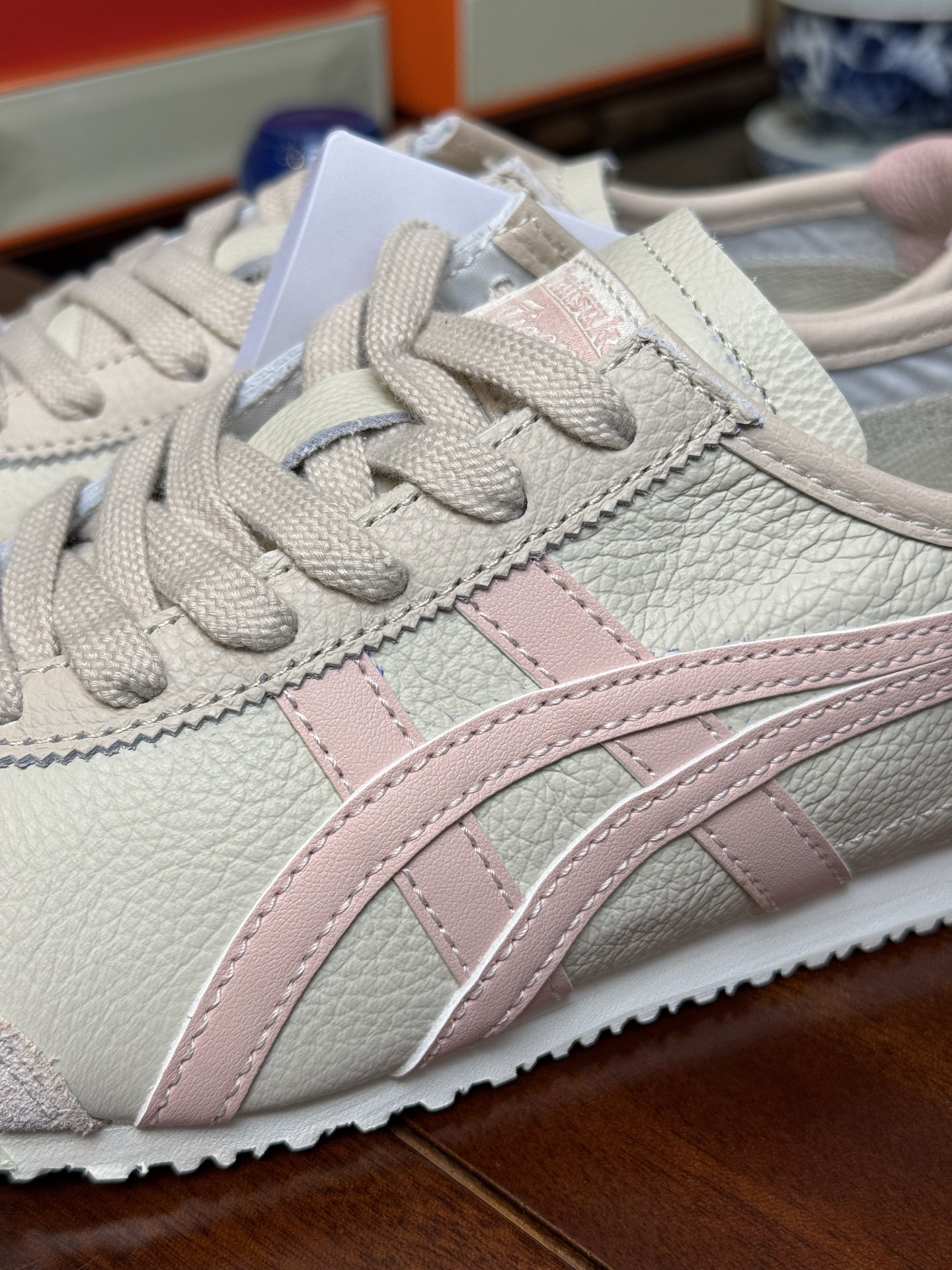 
PK版出货！顶级头层，最强品质！
鬼冢虎 皮革面米白粉
ASICS Tiger  Mexico 66 