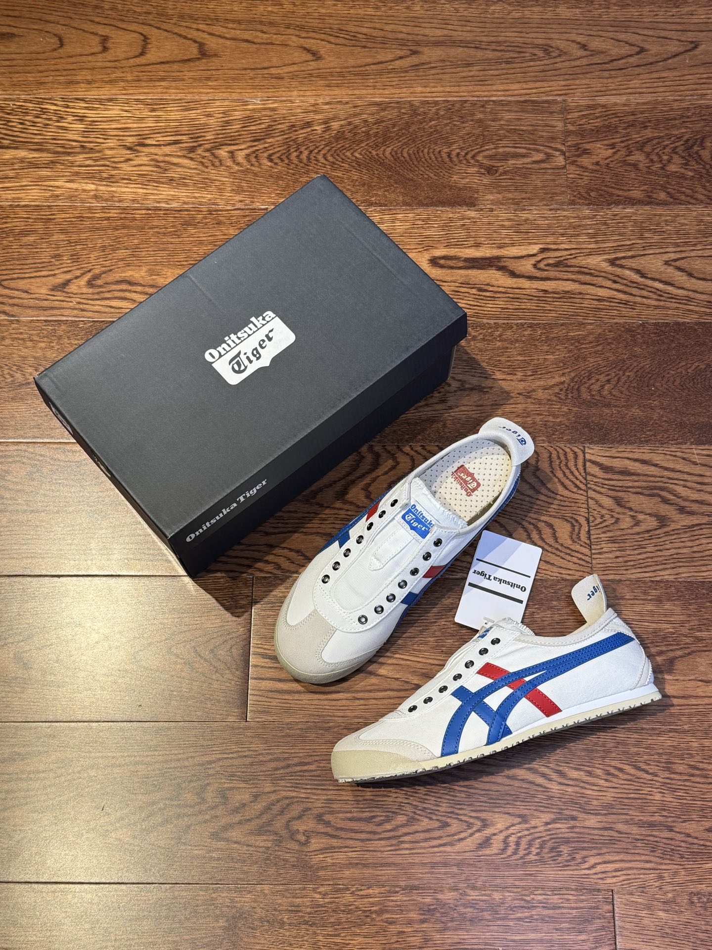 
PK版出货！顶级布面，最强品质！
鬼冢虎 帆布面一脚蹬 经典白红蓝
ASICS Tiger  Mexi