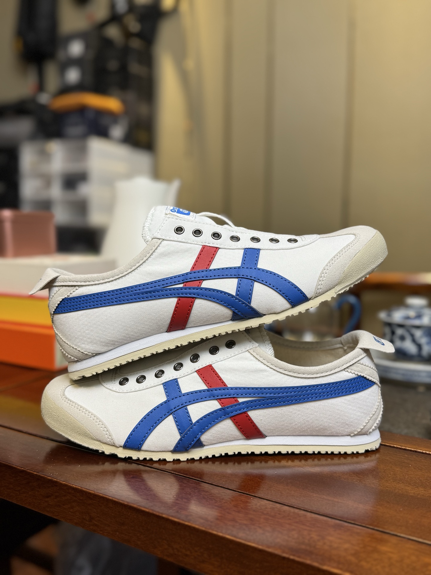 
PK版出货！顶级布面，最强品质！
鬼冢虎 帆布面一脚蹬 经典白红蓝
ASICS Tiger  Mexi