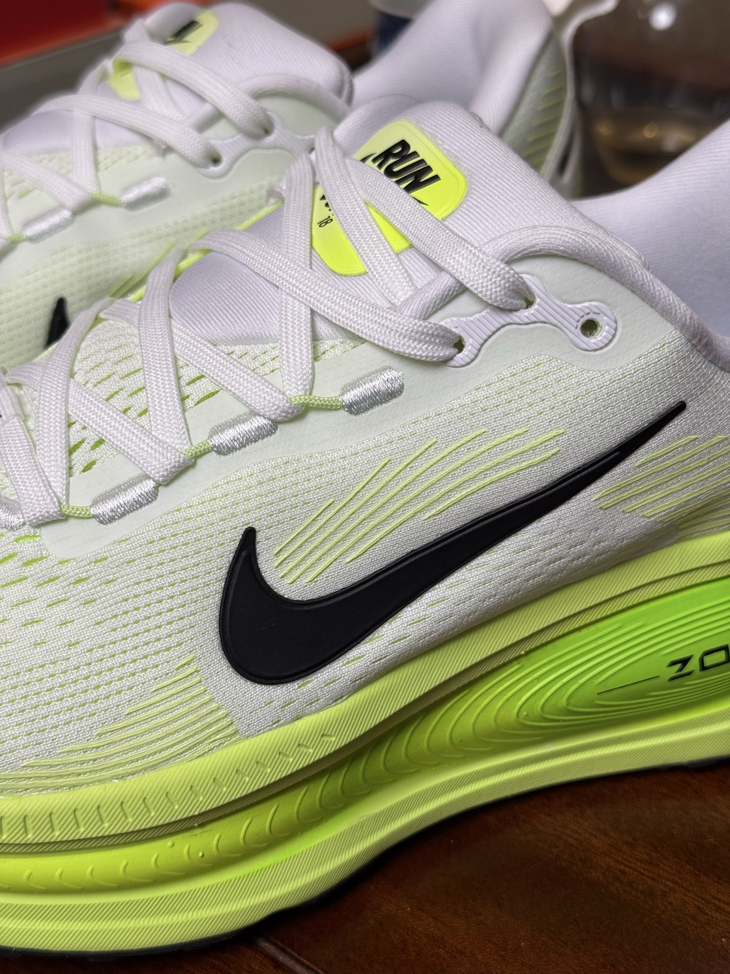 
Nike Vomero 18 马拉松跑鞋 第2色白绿 HM6803-100
尺码36-45带半码