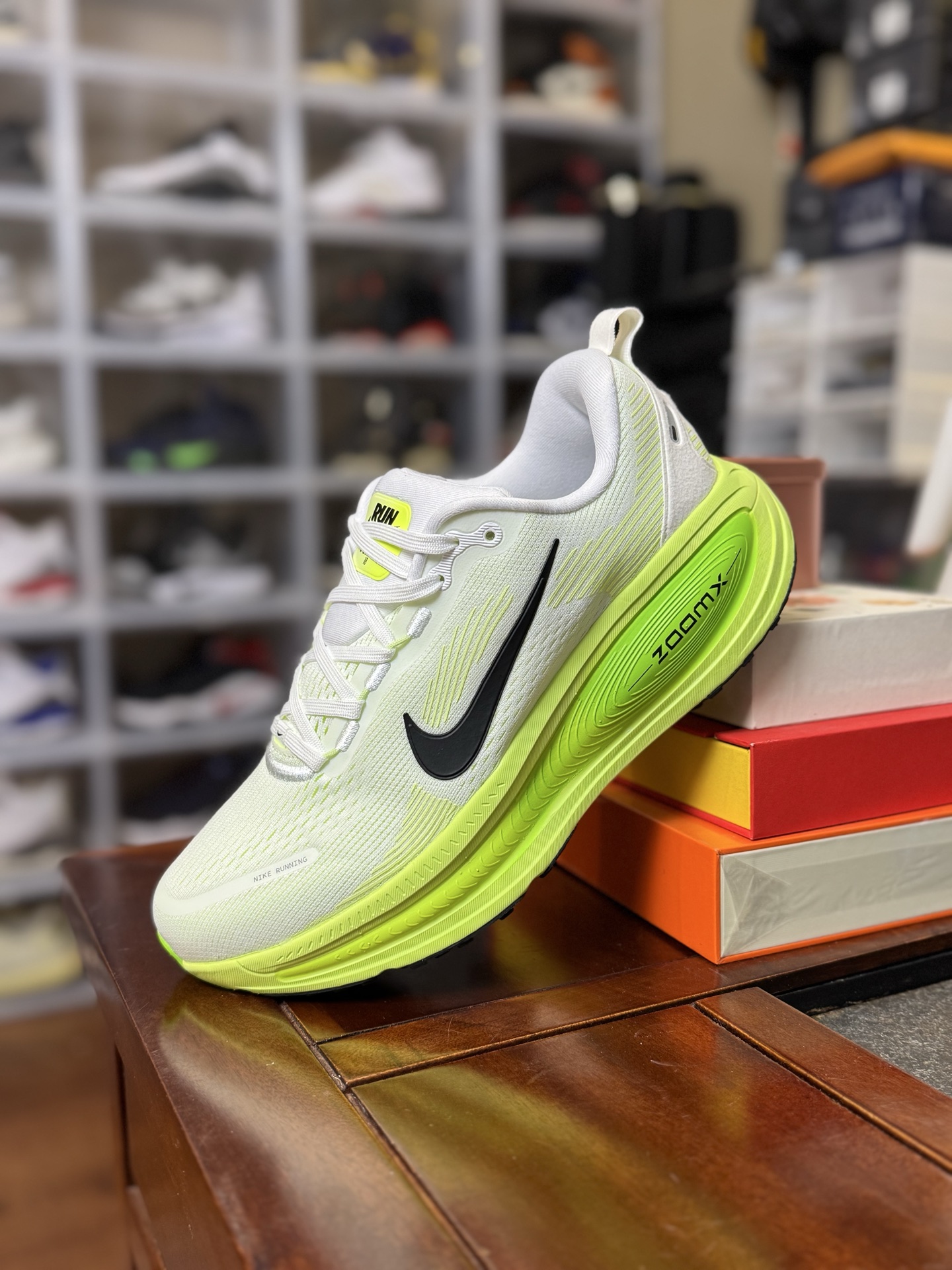 
Nike Vomero 18 马拉松跑鞋 第2色白绿 HM6803-100
尺码36-45带半码