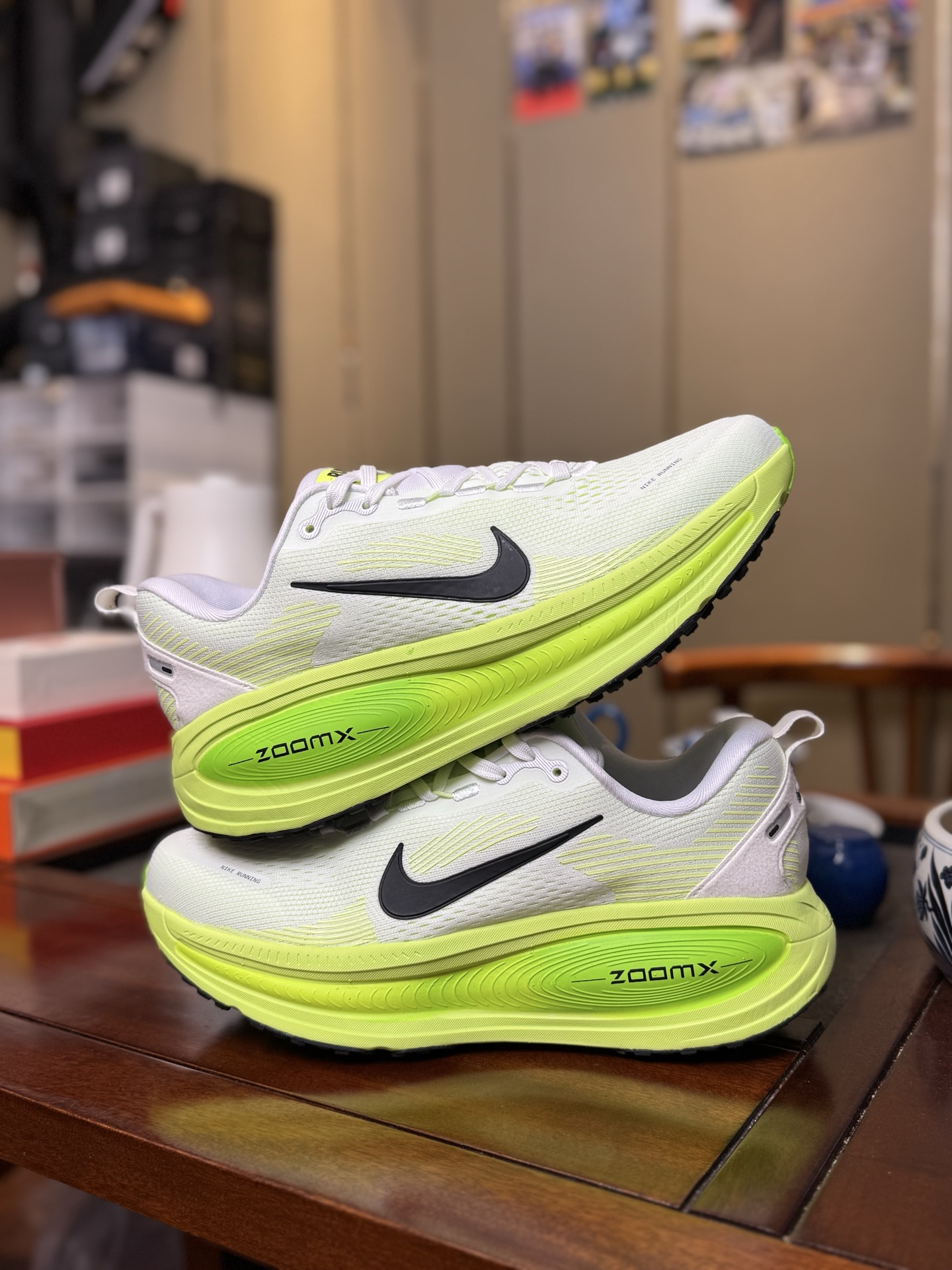 
Nike Vomero 18 马拉松跑鞋 第2色白绿 HM6803-100
尺码36-45带半码
