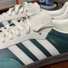 K版 市面最顶级品质没有之一! 此版鞋身全部采用进口原厂头层皮 原厂头层 区分市面偷工减料! Adidas Origin K版 市面最顶级品质没有之一! 此版鞋身全部采用进口原厂头层皮 原厂头层 区分市面偷工减料! Adidas Origin