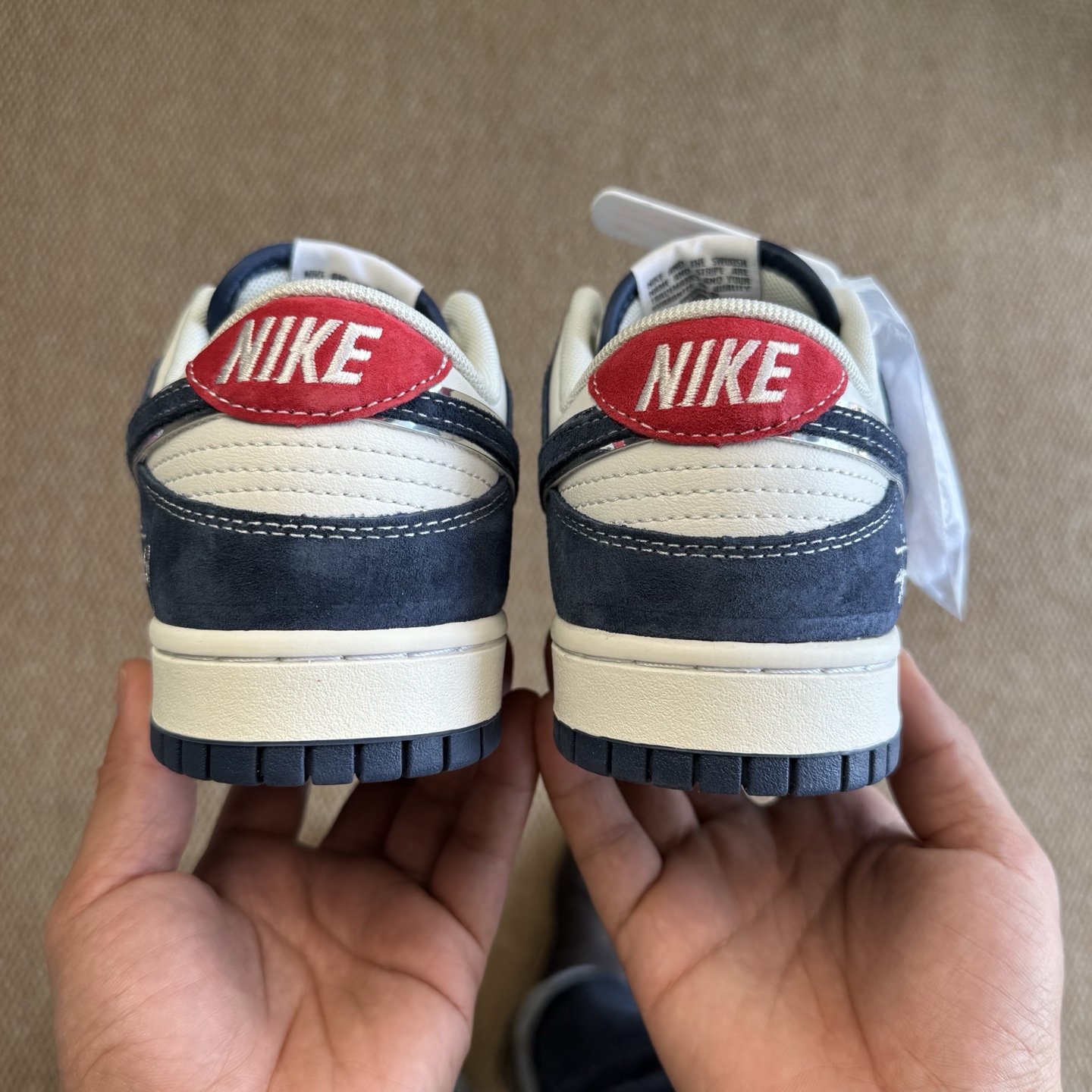 
【定制球鞋】Dunk个性定制款 
第29色：Stussy斯图西联名
XX2025-609   尺码：3