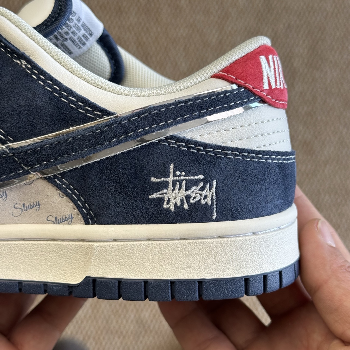 
【定制球鞋】Dunk个性定制款 
第29色：Stussy斯图西联名
XX2025-609   尺码：3