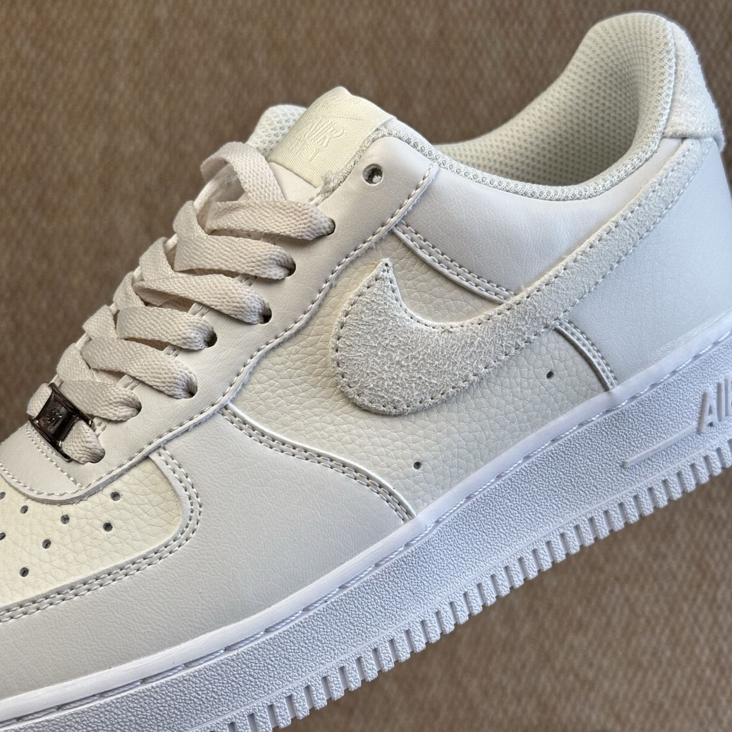 
3A空军！第536色：乳白色 Nike Air Force 1
百分百原鞋开发！PT市场真正匠心空军！