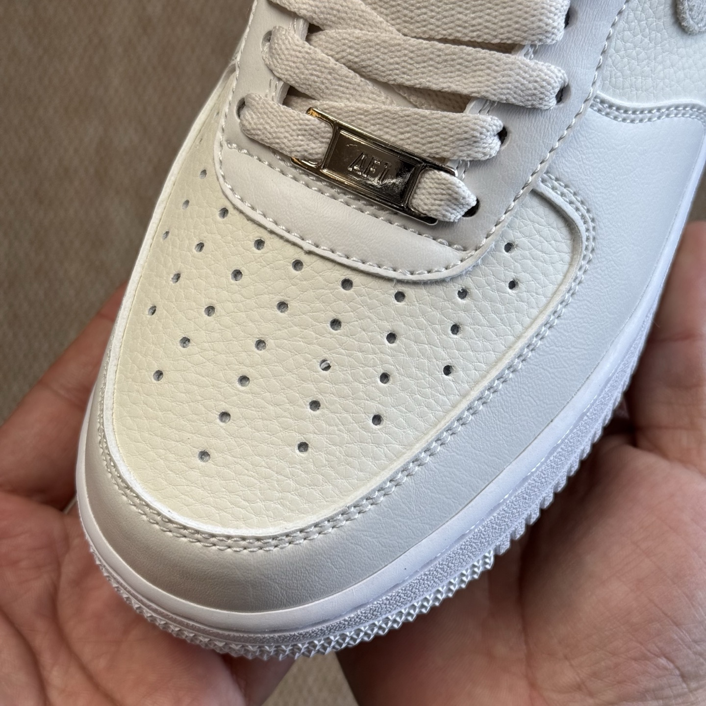 
3A空军！第536色：乳白色 Nike Air Force 1
百分百原鞋开发！PT市场真正匠心空军！