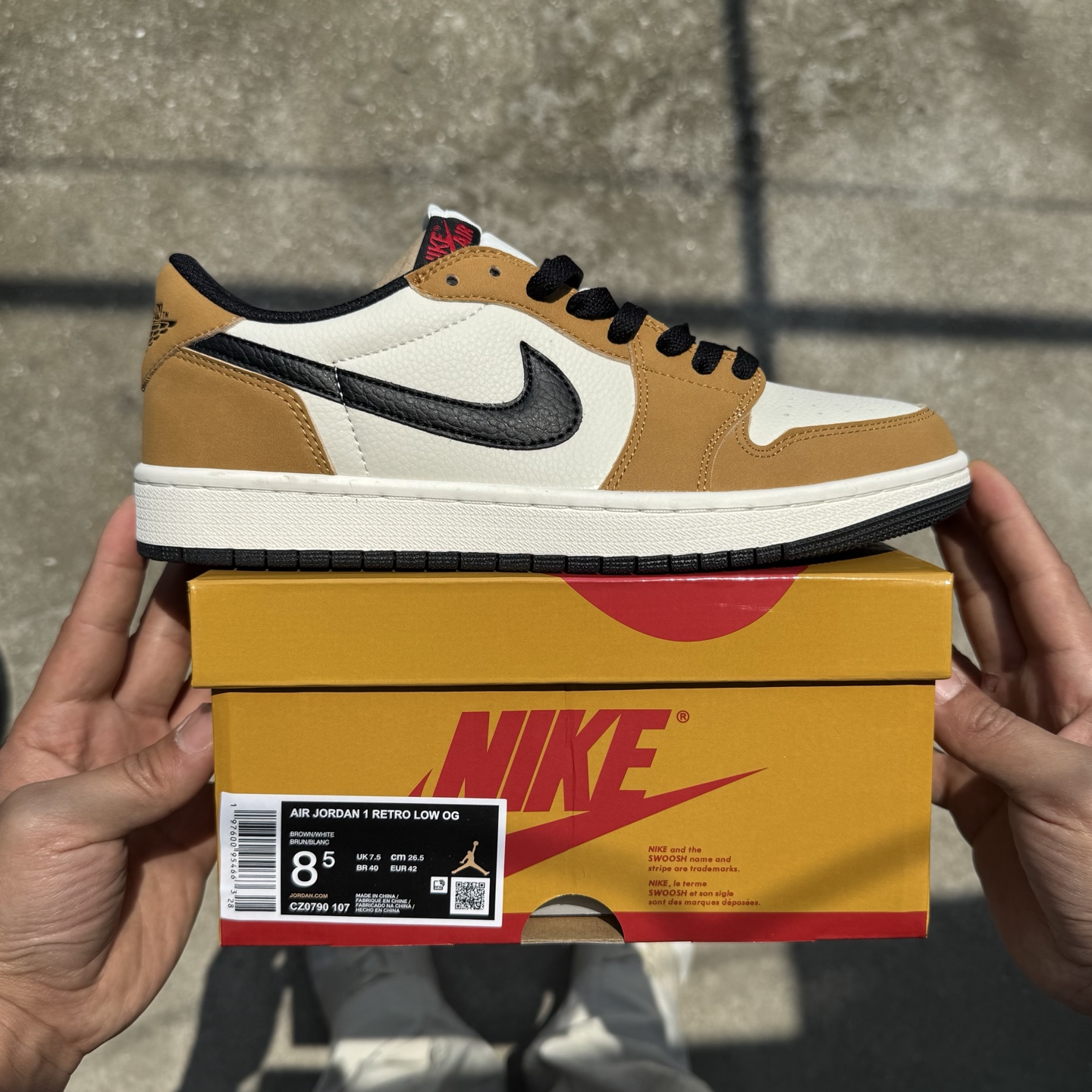  
D版 顶级性价比低帮！
Air Jordan AJ1 Low 低帮系列 小麦棕白
鞋型细节堪称完美，