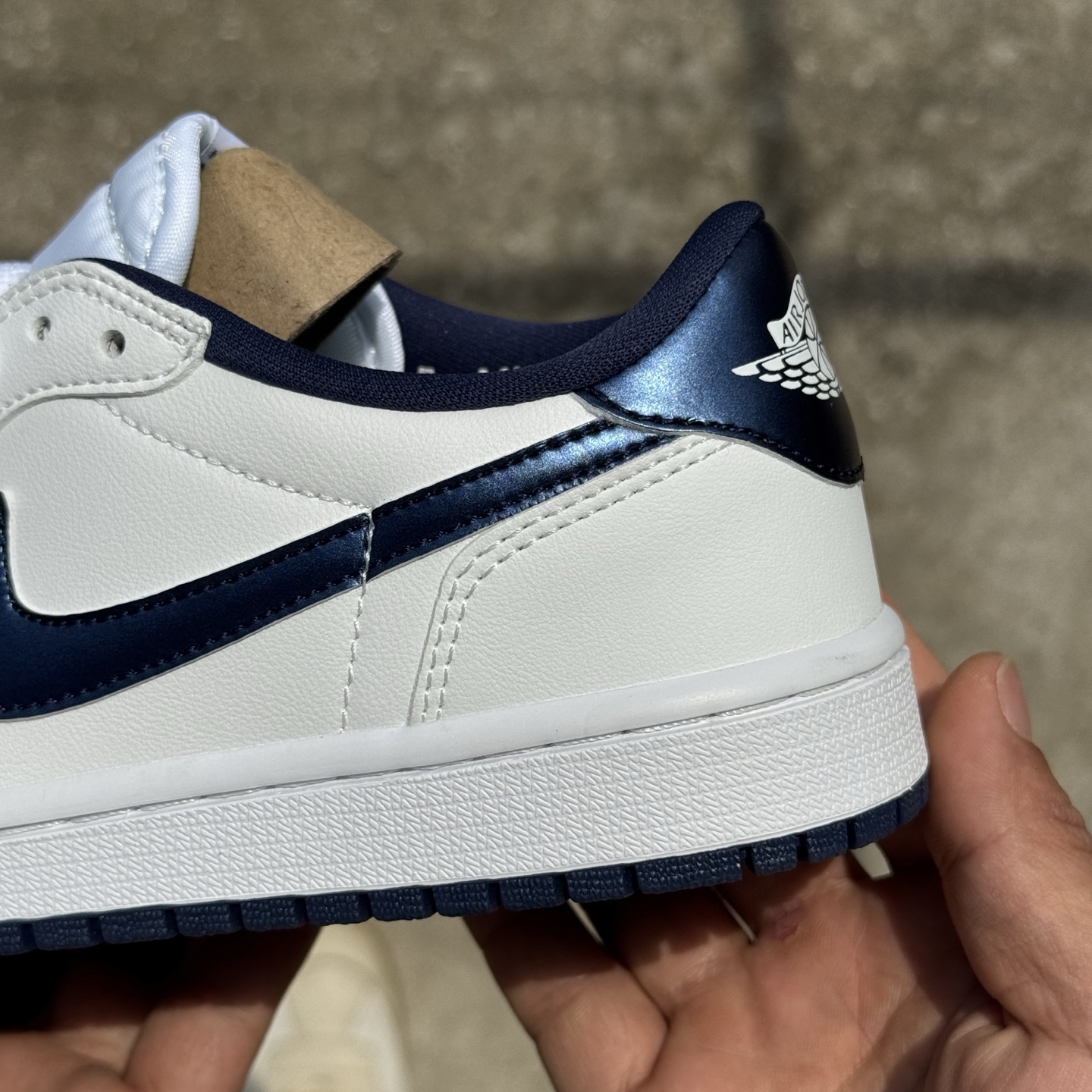  
D版 顶级性价比低帮！
Air Jordan AJ1 Low 低帮系列 白蓝
鞋型细节堪称完美，非常