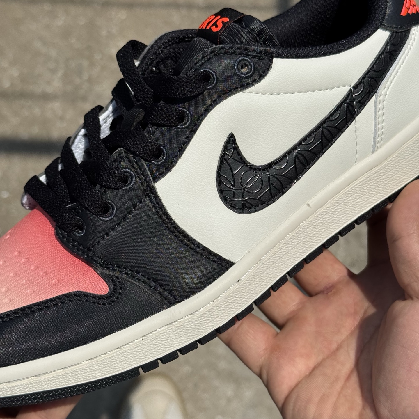  
D版 顶级性价比低帮！
Air Jordan AJ1 Low 低帮系列 黑米红
鞋型细节堪称完美，非