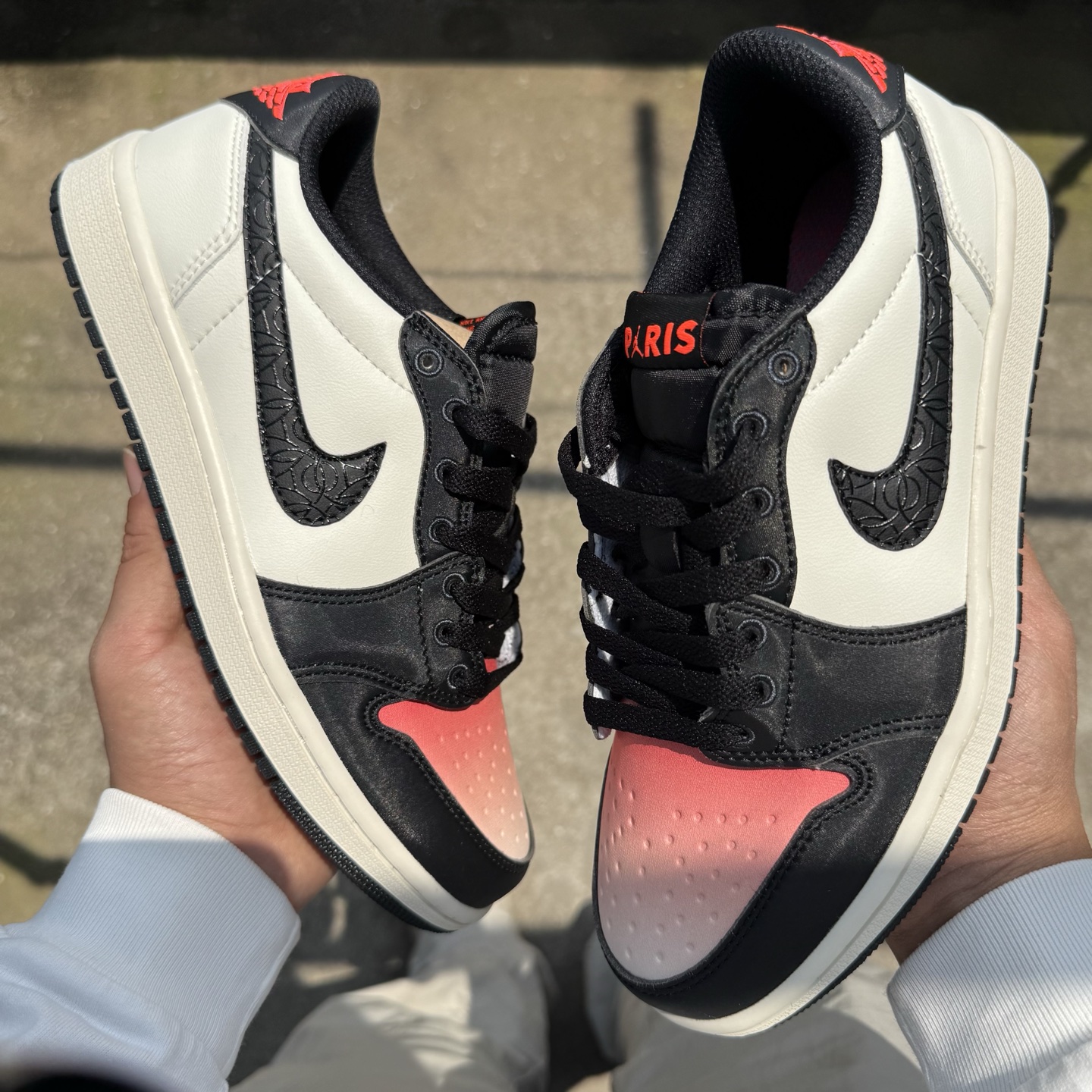  
D版 顶级性价比低帮！
Air Jordan AJ1 Low 低帮系列 黑米红
鞋型细节堪称完美，非