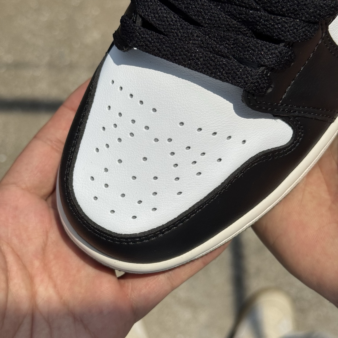  
D版 顶级性价比低帮！
Air Jordan AJ1 Low 低帮系列 黑白绿
鞋型细节堪称完美，非