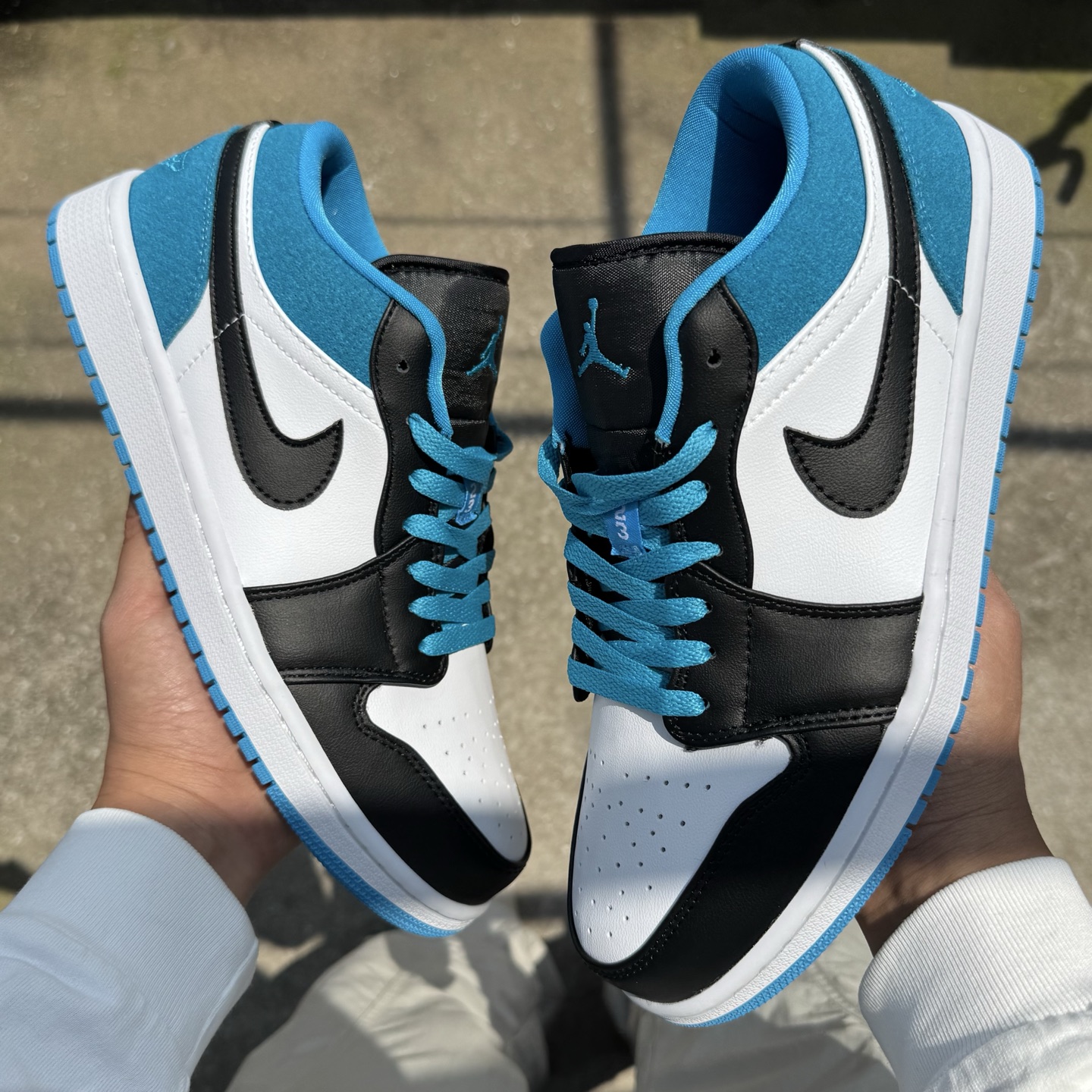  
D版 顶级性价比低帮！
Air Jordan AJ1 Low 低帮系列 激光蓝
鞋型细节堪称完美，非