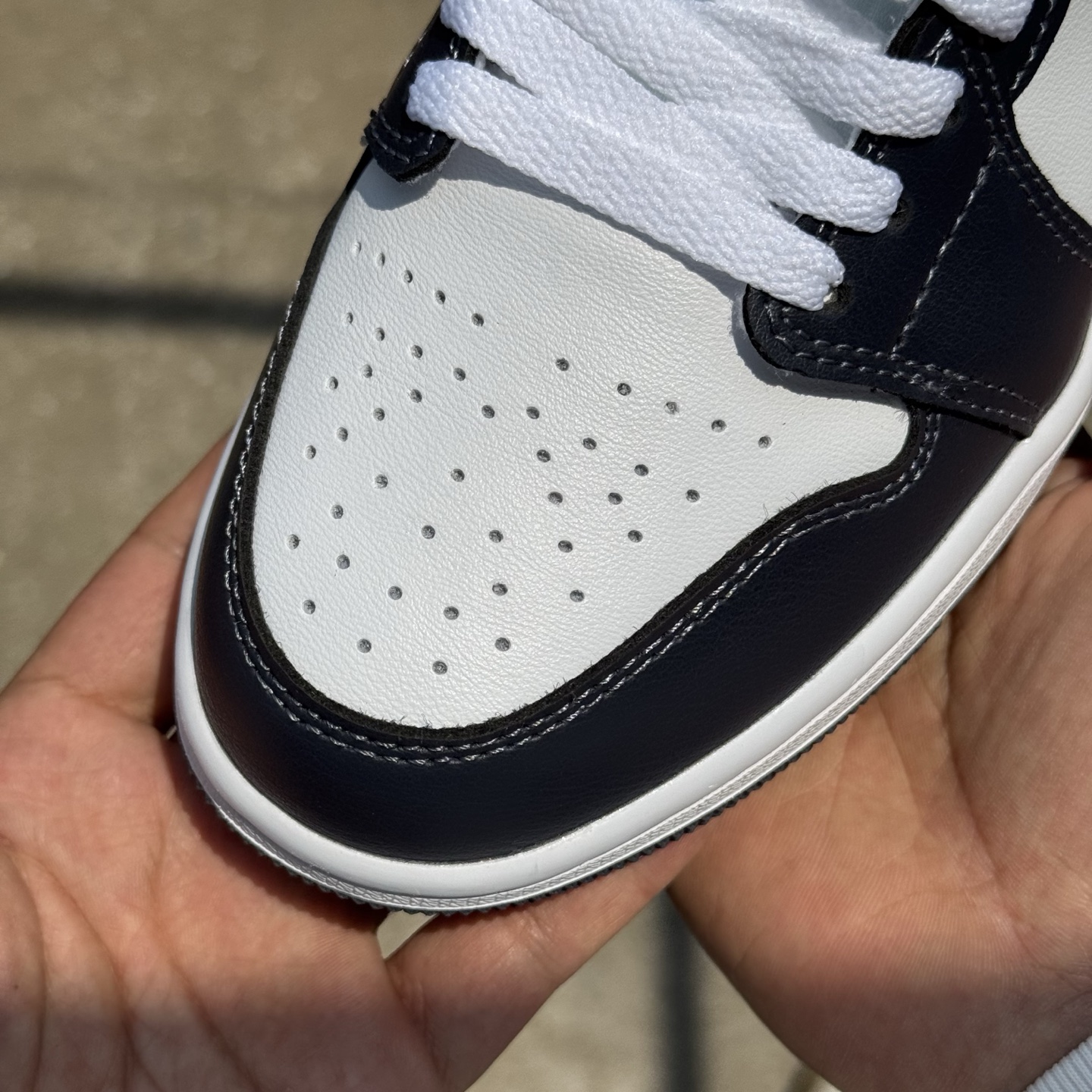  
D版 顶级性价比低帮！
Air Jordan AJ1 Low 低帮系列 紫白黑
鞋型细节堪称完美，非