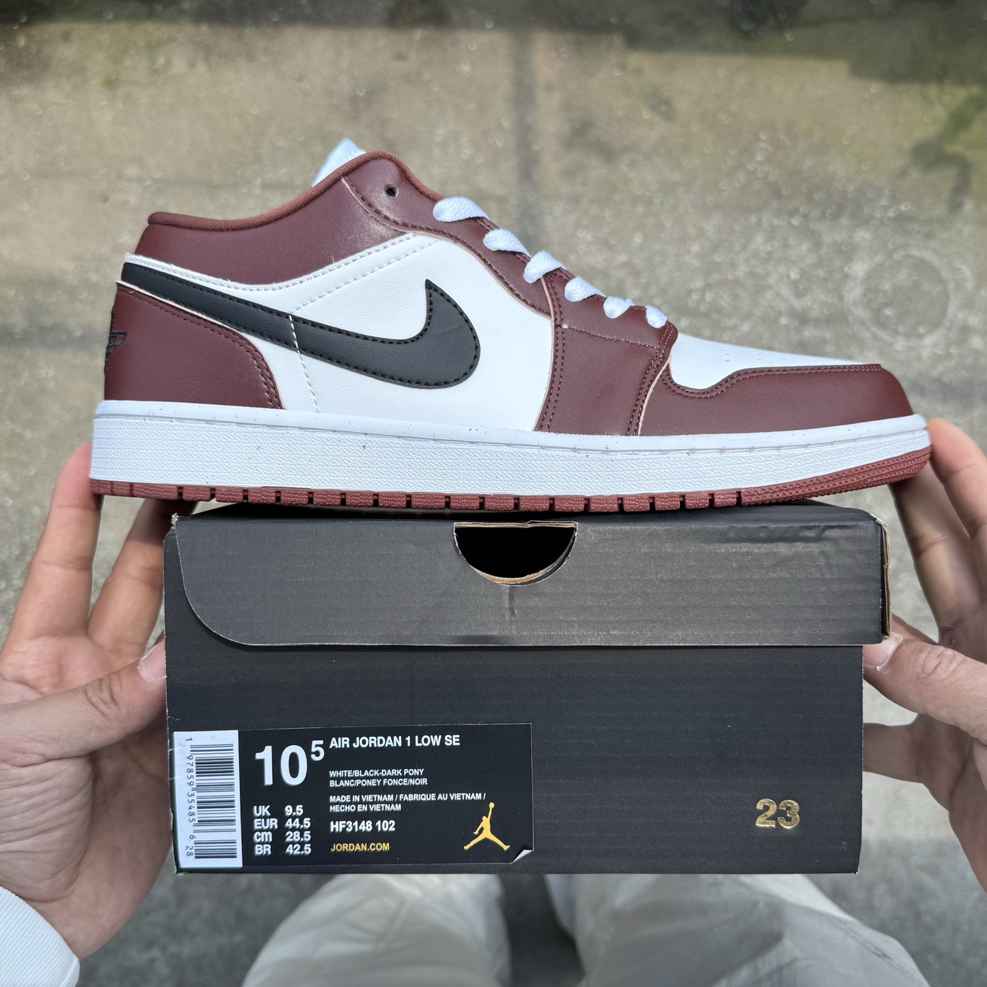  
D版 顶级性价比低帮！
Air Jordan AJ1 Low 低帮系列 白黑红
鞋型细节堪称完美，非