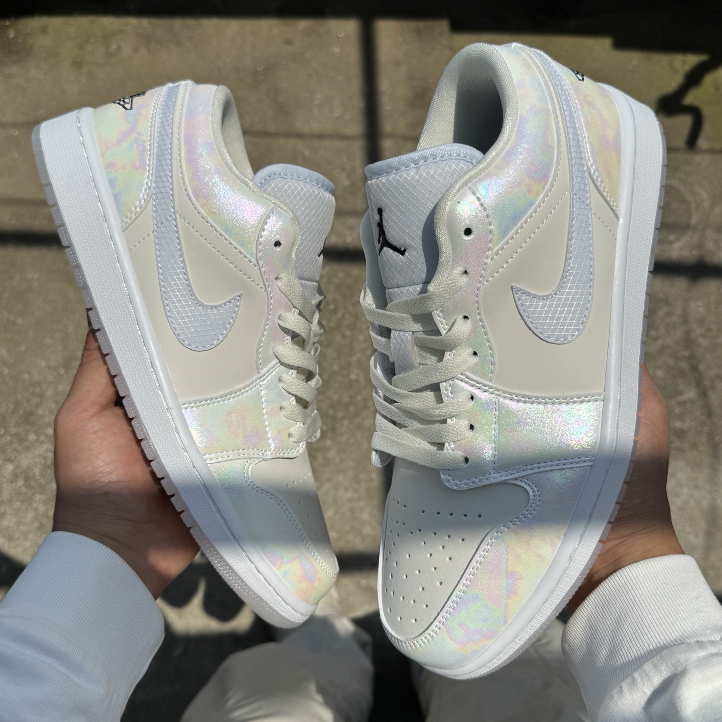  
D版 顶级性价比低帮！
Air Jordan AJ1 Low 低帮系列 蛇年限定白珍珠
鞋型细节堪称