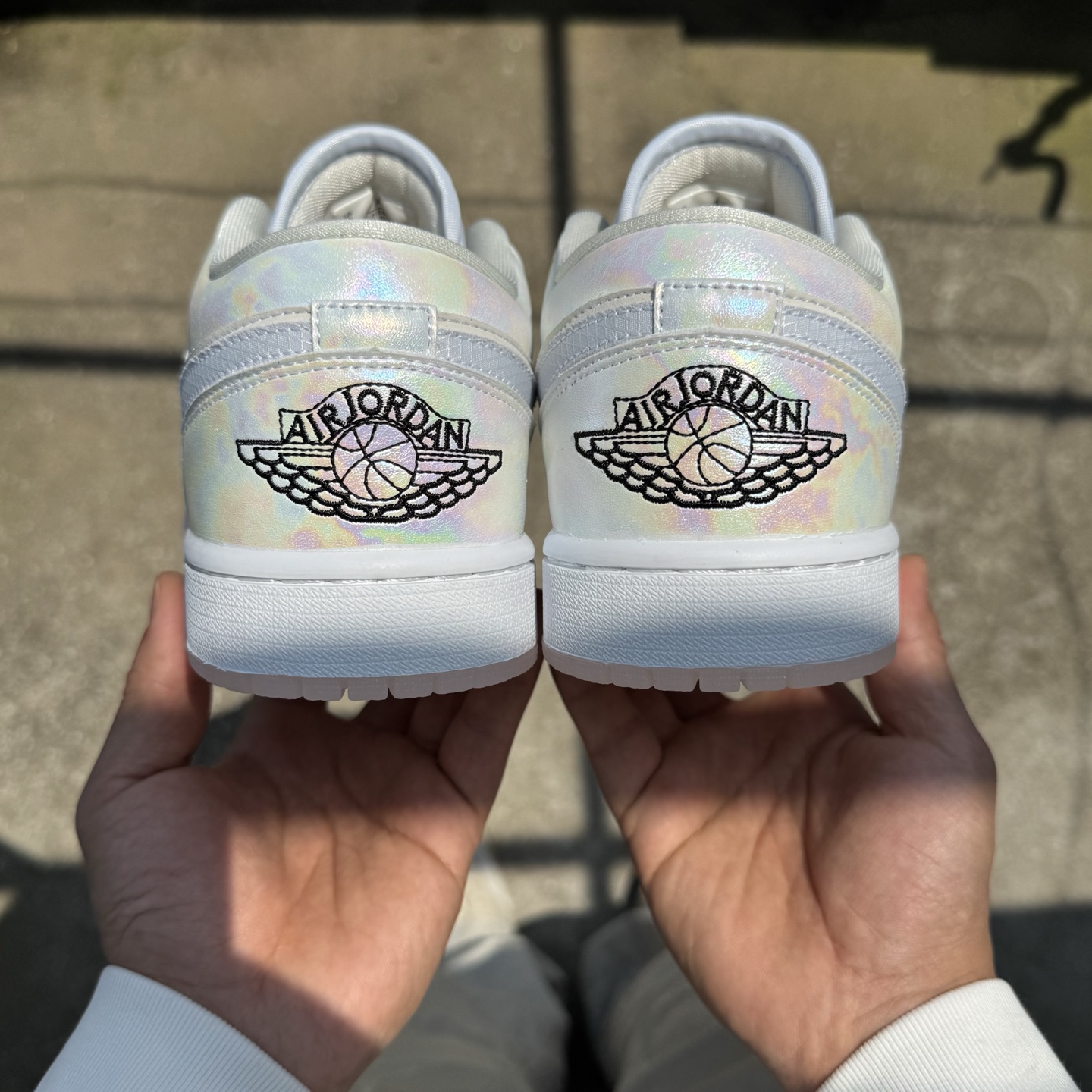  
D版 顶级性价比低帮！
Air Jordan AJ1 Low 低帮系列 蛇年限定白珍珠
鞋型细节堪称