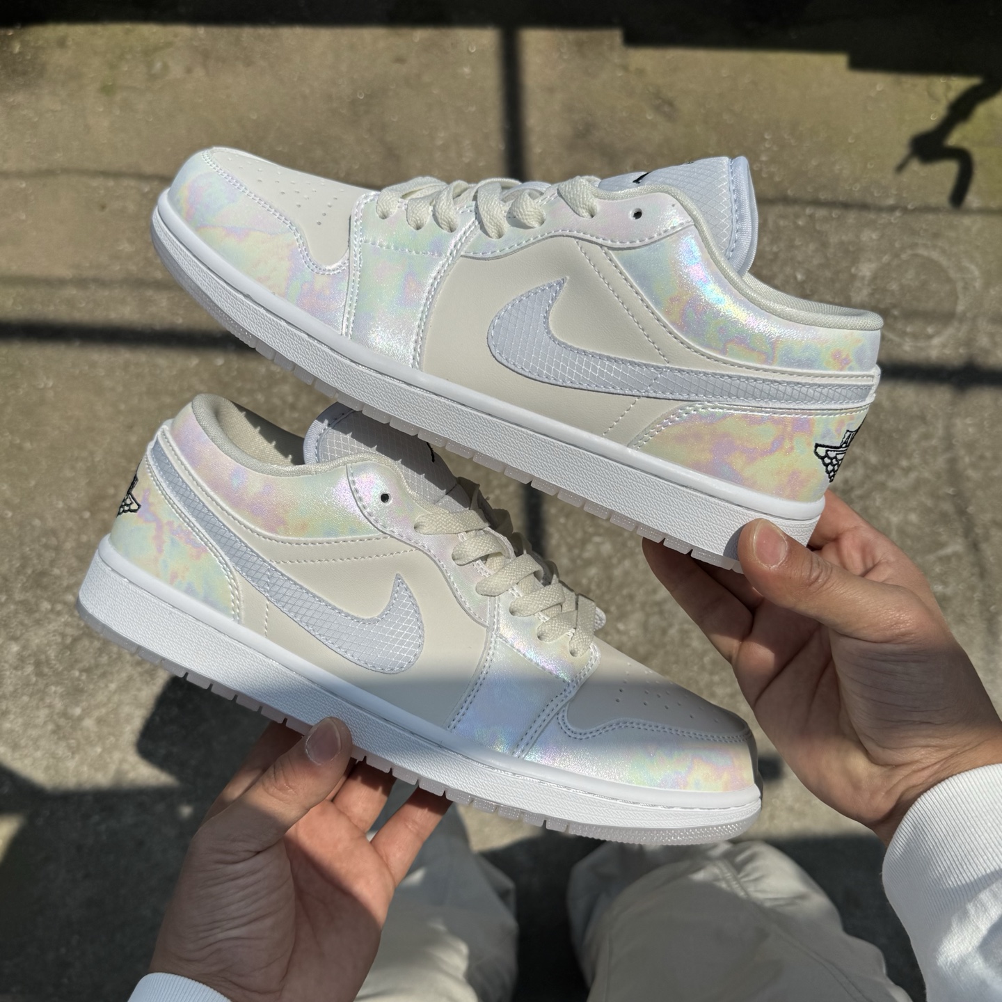  
D版 顶级性价比低帮！
Air Jordan AJ1 Low 低帮系列 蛇年限定白珍珠
鞋型细节堪称