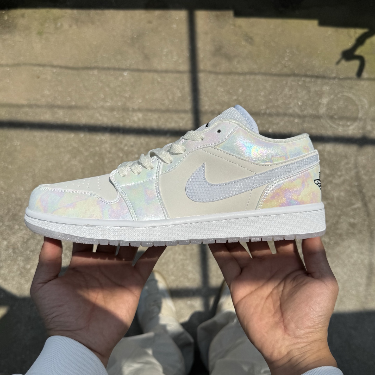  
D版 顶级性价比低帮！
Air Jordan AJ1 Low 低帮系列 蛇年限定白珍珠
鞋型细节堪称
