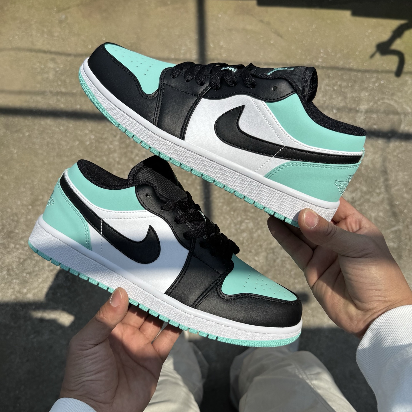  
D版 顶级性价比低帮！
Air Jordan AJ1 Low 低帮系列 湖水绿
鞋型细节堪称完美，非