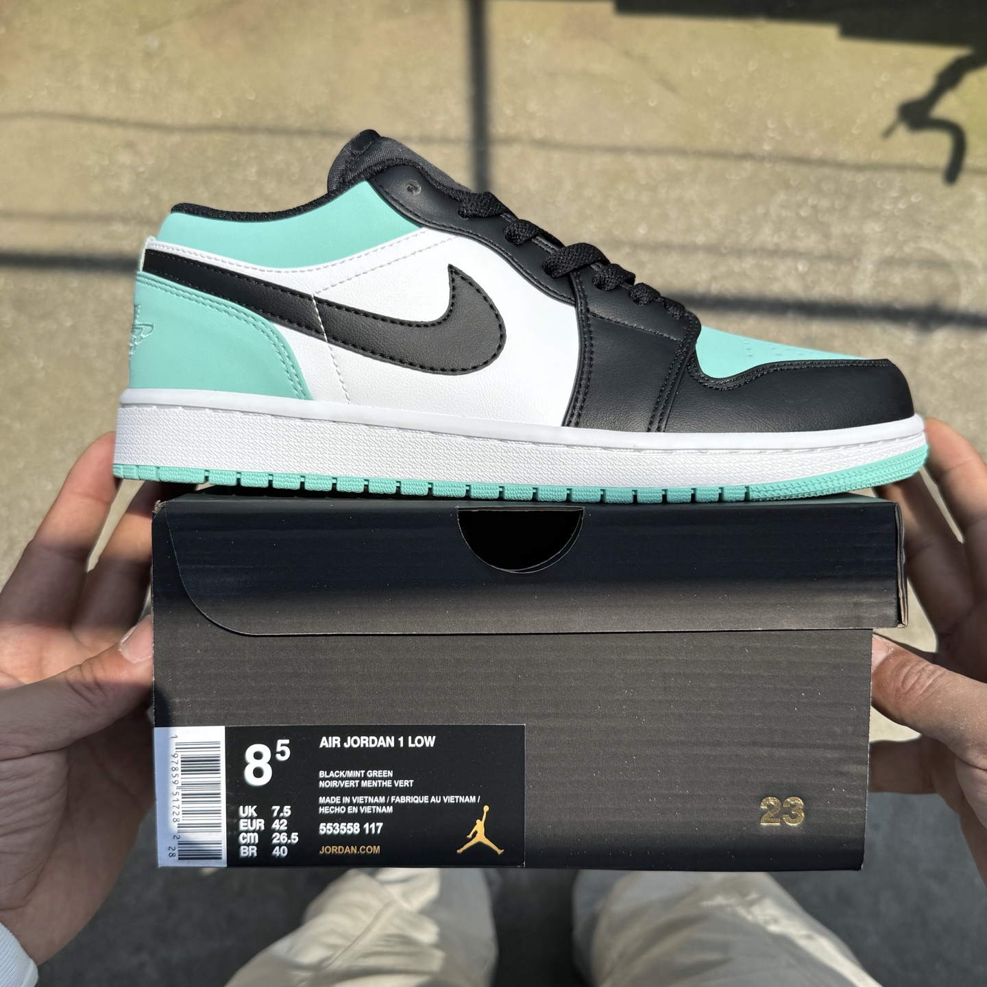  
D版 顶级性价比低帮！
Air Jordan AJ1 Low 低帮系列 湖水绿
鞋型细节堪称完美，非