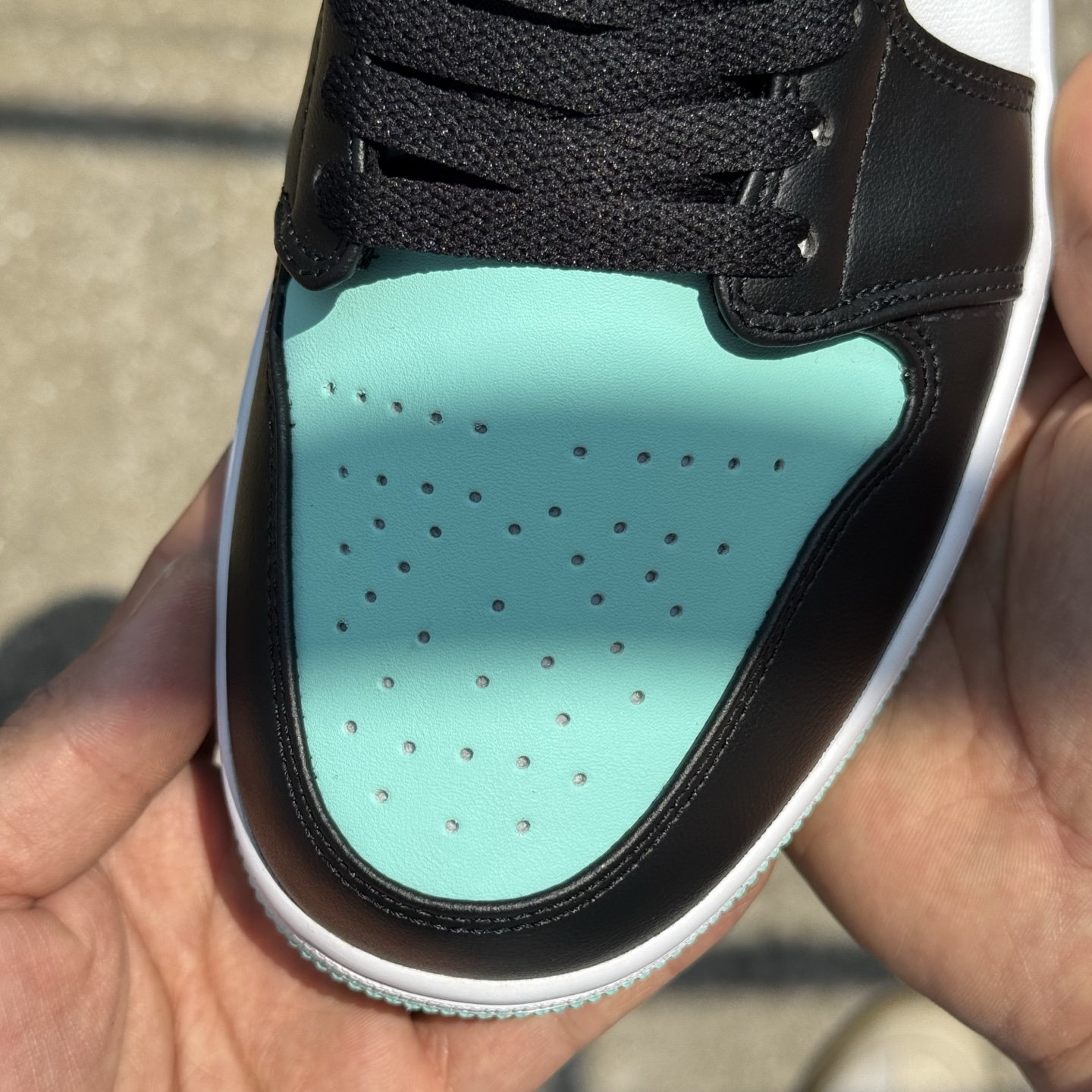  
D版 顶级性价比低帮！
Air Jordan AJ1 Low 低帮系列 湖水绿
鞋型细节堪称完美，非